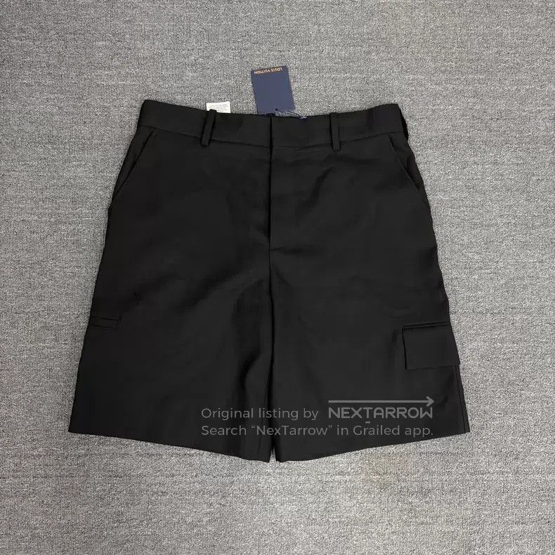 Louis Vuitton Louis Vuitton size US 54 Metal Letter Shorts Size US 38 / EU 54 - 1 Thumbnail