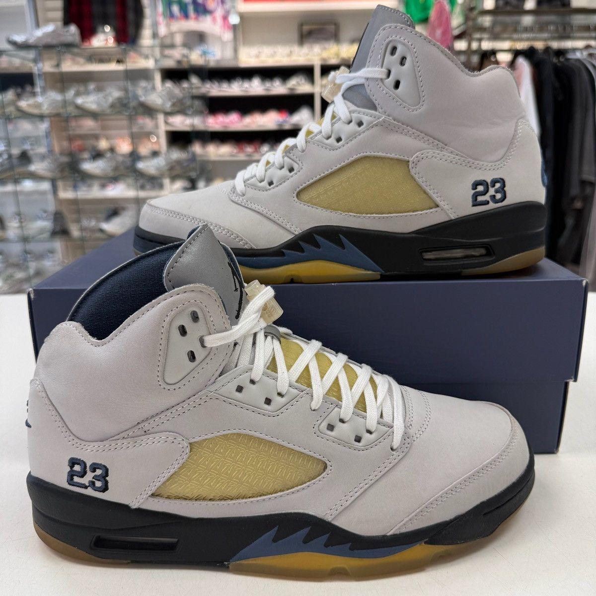 A Ma Maniere × Jordan Brand Size 11.5W (10M) - Air Jordan 5 Retro x A Ma Maniére x Dawn Size US 11.5 / IT 41.5 - 1 Thumbnail