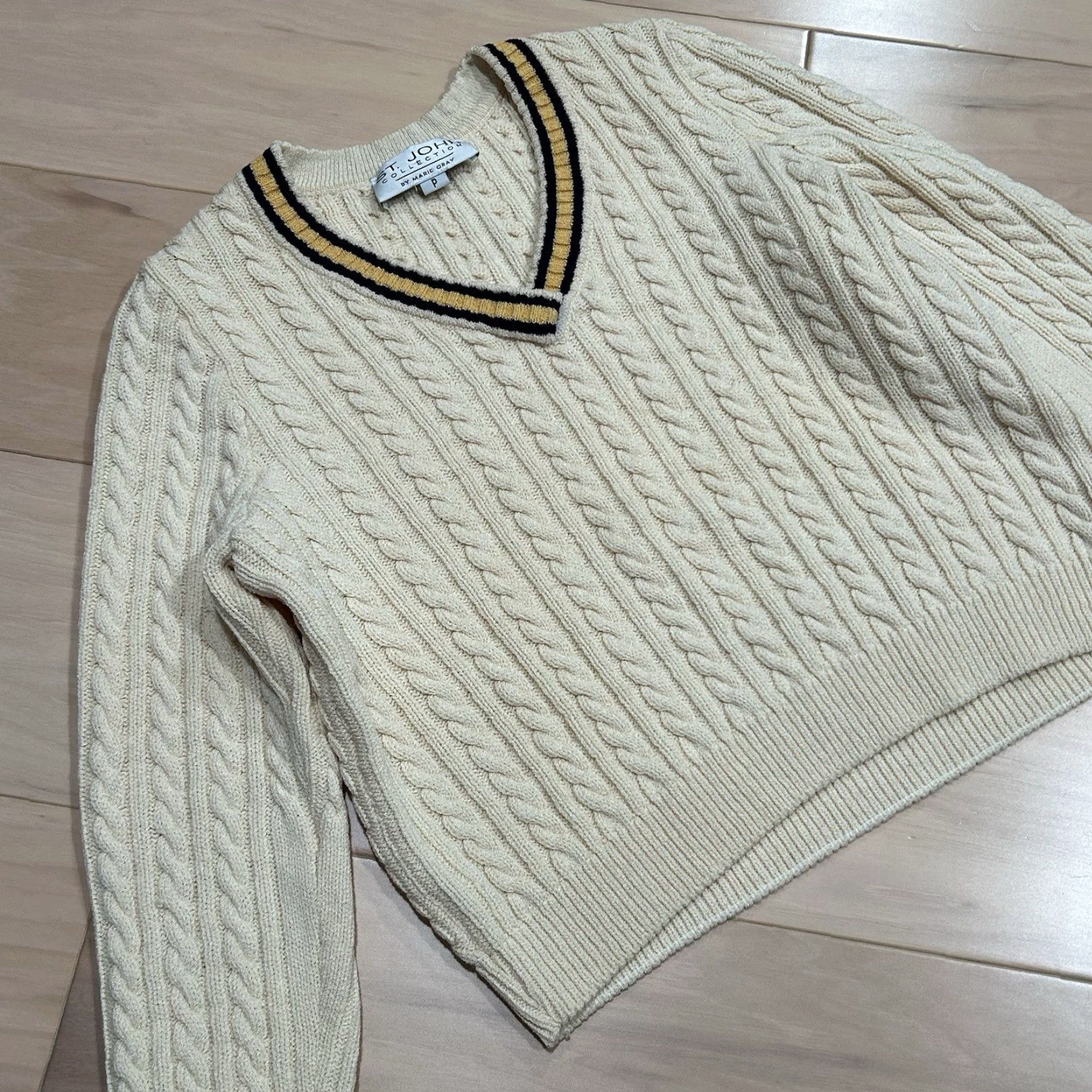 Vintage VINTAGE St John Collection by Marie Gray Cable Knit Sweater V Neck Women’s Size P Shirt Womens Petite Ivory Size S / US 4 / IT 40 - 2 Thumbnail