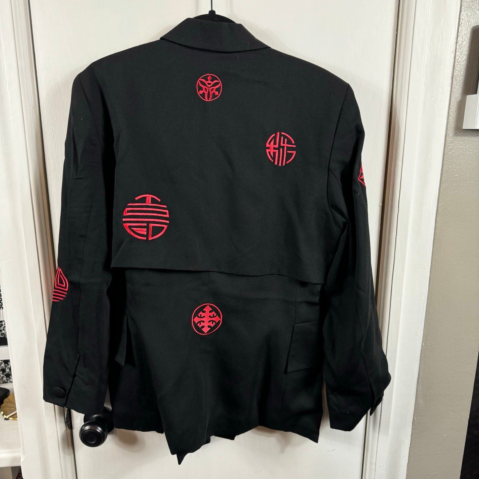 Escada CRISCA ESCADA Blazer M/L Wool Blend Black w/embroidered Sy Size ONE SIZE - 8 Thumbnail