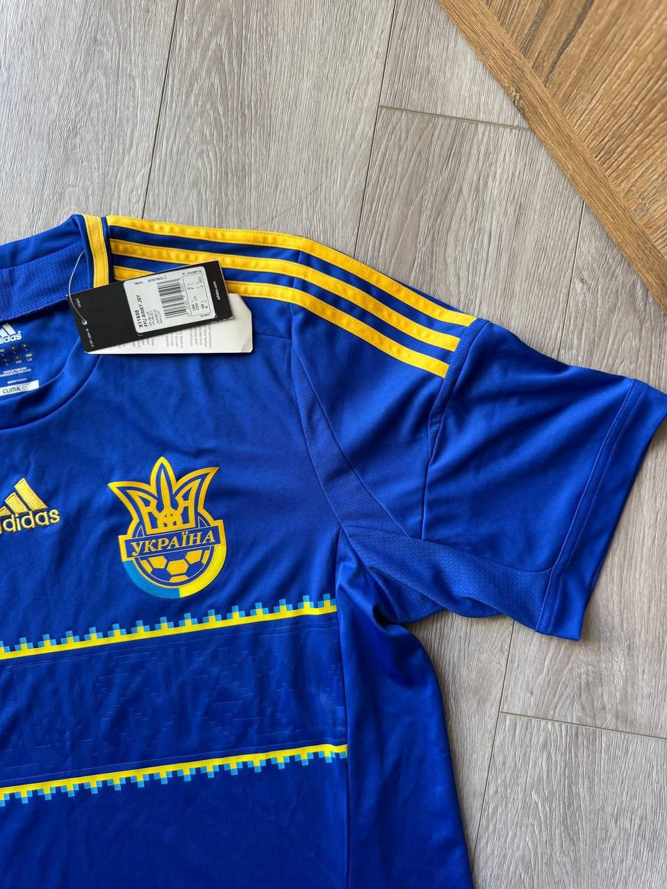 Other NEW! 2011-2012 Adidas Ukraine Away Jersey Size L Size US L / EU 52-54 / 3 - 4 Thumbnail