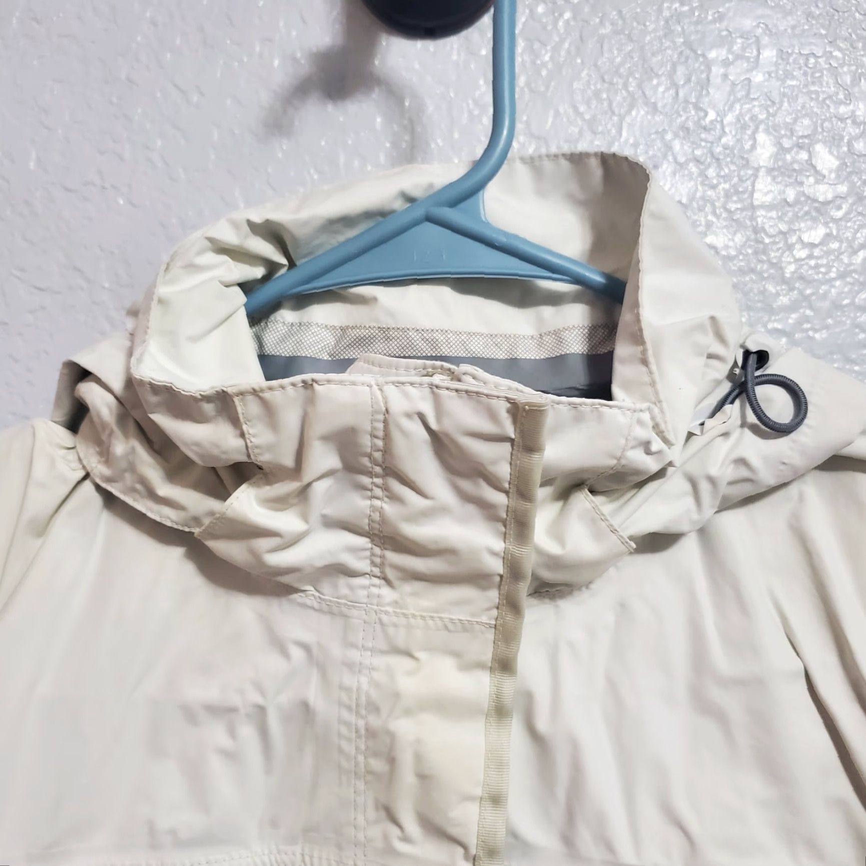 Mountain Hardwear VINTAGE Mountain Hardwear Rain Jacket Women S White Detachable Hood Nylon Soft Shell FLAW Size S / US 4 / IT 40 - 5 Thumbnail