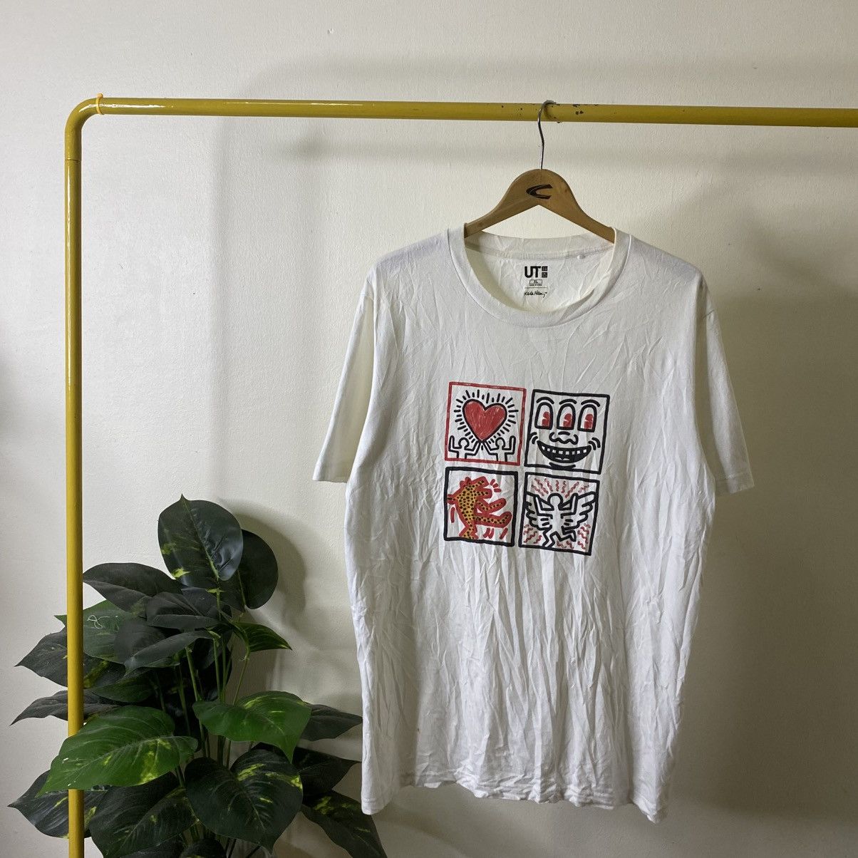 Keith Haring Keith Haring Artwork x Uniqlo UT Collaboration T Shirt Size US L / EU 52-54 / 3 - 1 Thumbnail