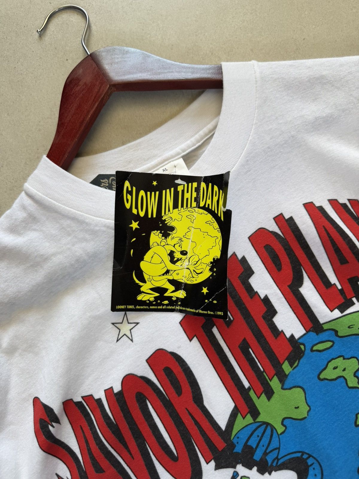 Warner Bros Vintage 90s Taz LT WB “Save The Planet” GLOW IN THE DARK Size US XL / EU 56 / 4 - 3 Thumbnail