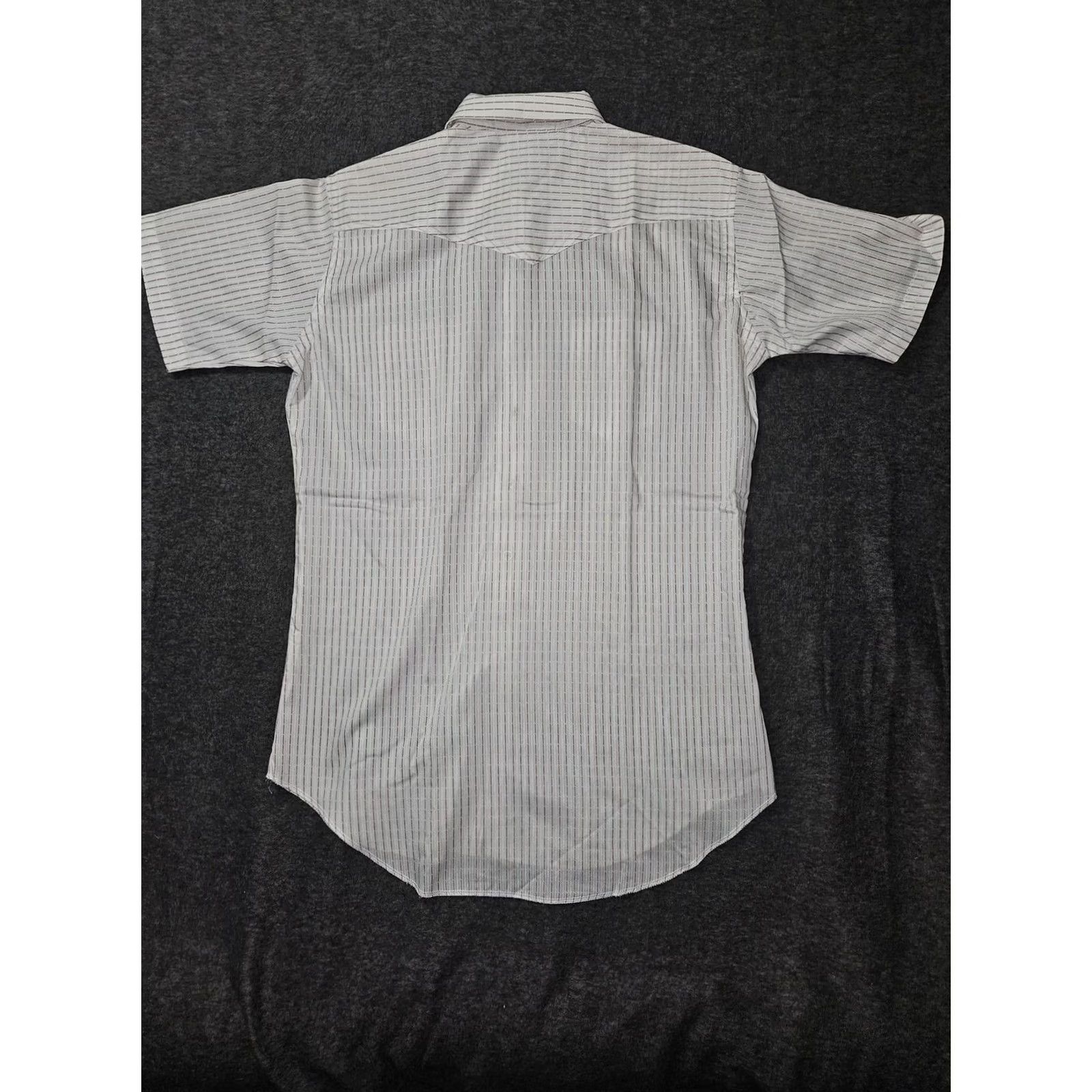 Wrangler VINTAGE Wrangler Shirt Mens 18 Tall White Red Stripe Western Pearl Snap USA Shirt Man Tall 18 White Red Striped Western Cowboys Size US XXL / EU 58 / 5 - 6 Thumbnail