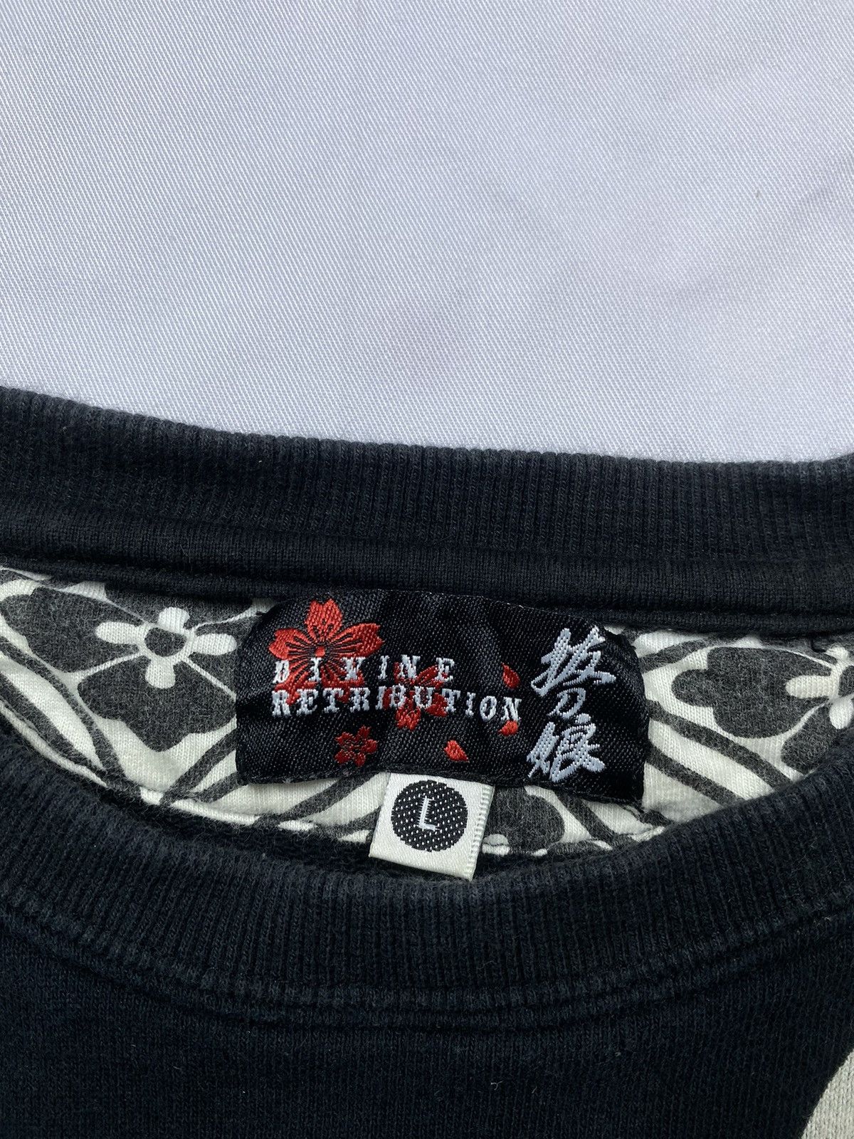 Karakuri Tamashii Japanese Sukajan Geisha retribution sweatshirt Size US M / EU 48-50 / 2 - 4 Thumbnail