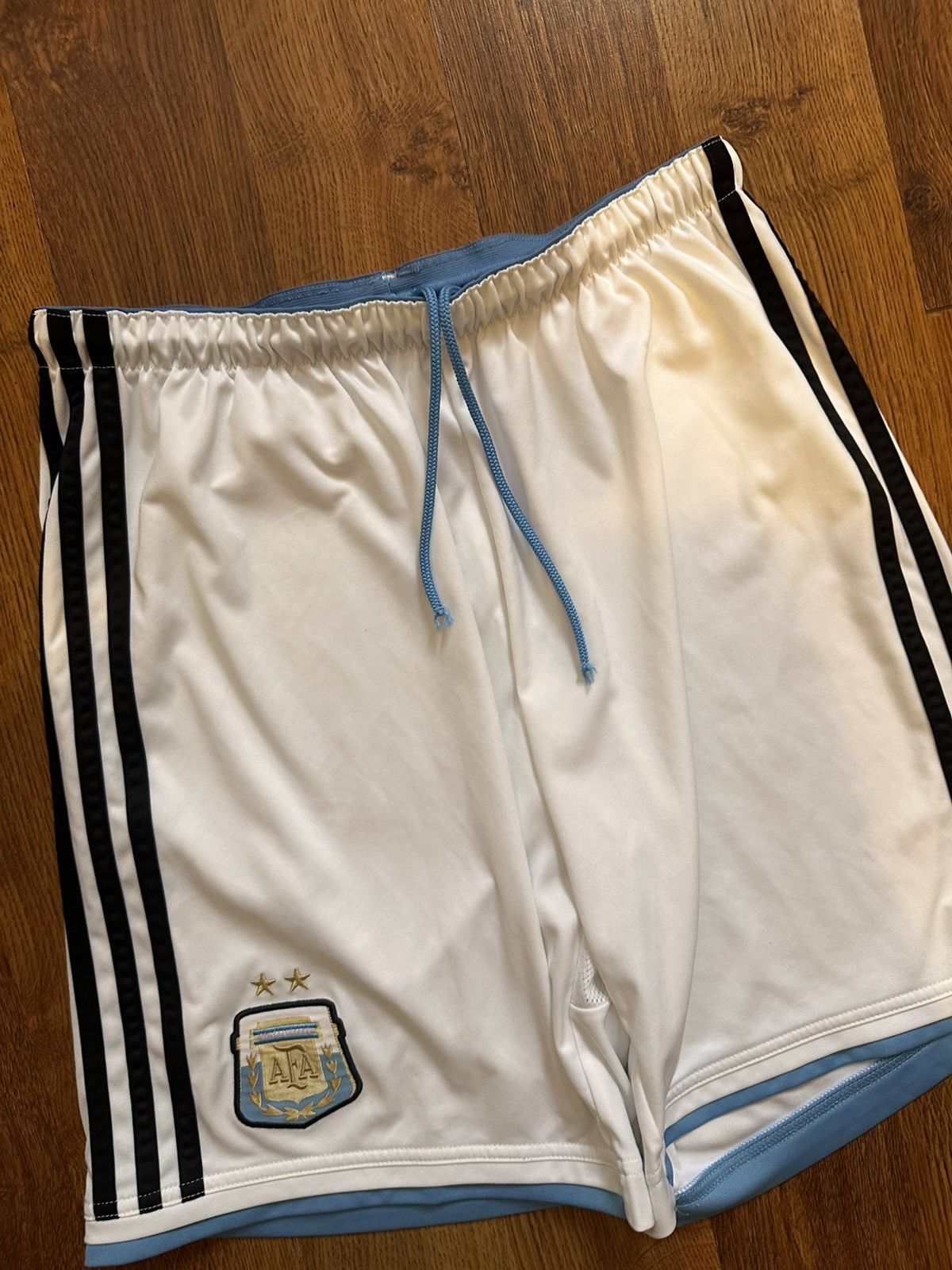 Adidas Vintage Adidas Argentina Shorts White Football Core Style Size US 31 - 3 Thumbnail