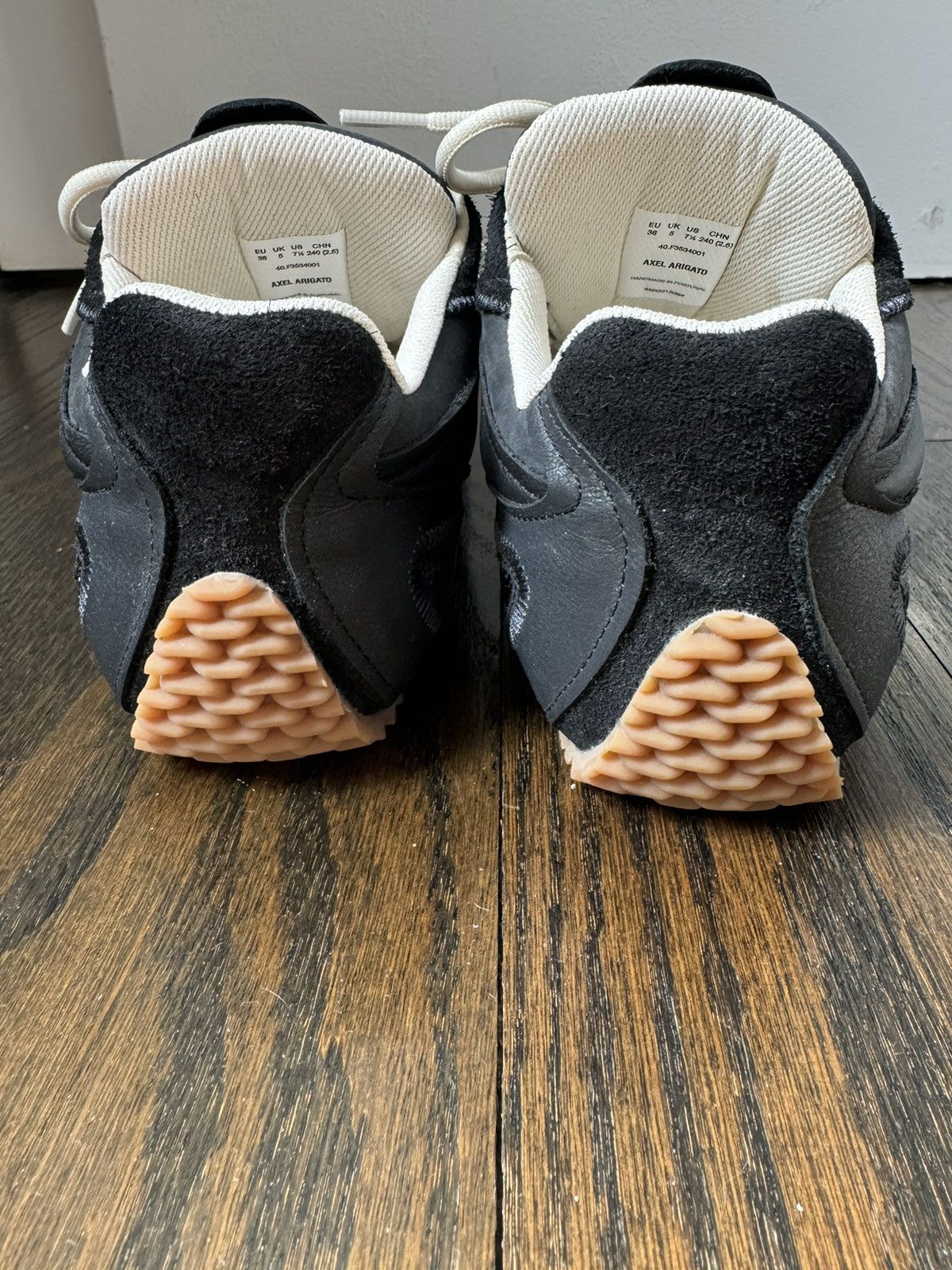 Axel Arigato Axel Arigato Slow Runner in black/gum Size US 7.5 / IT 37.5 - 7 Thumbnail