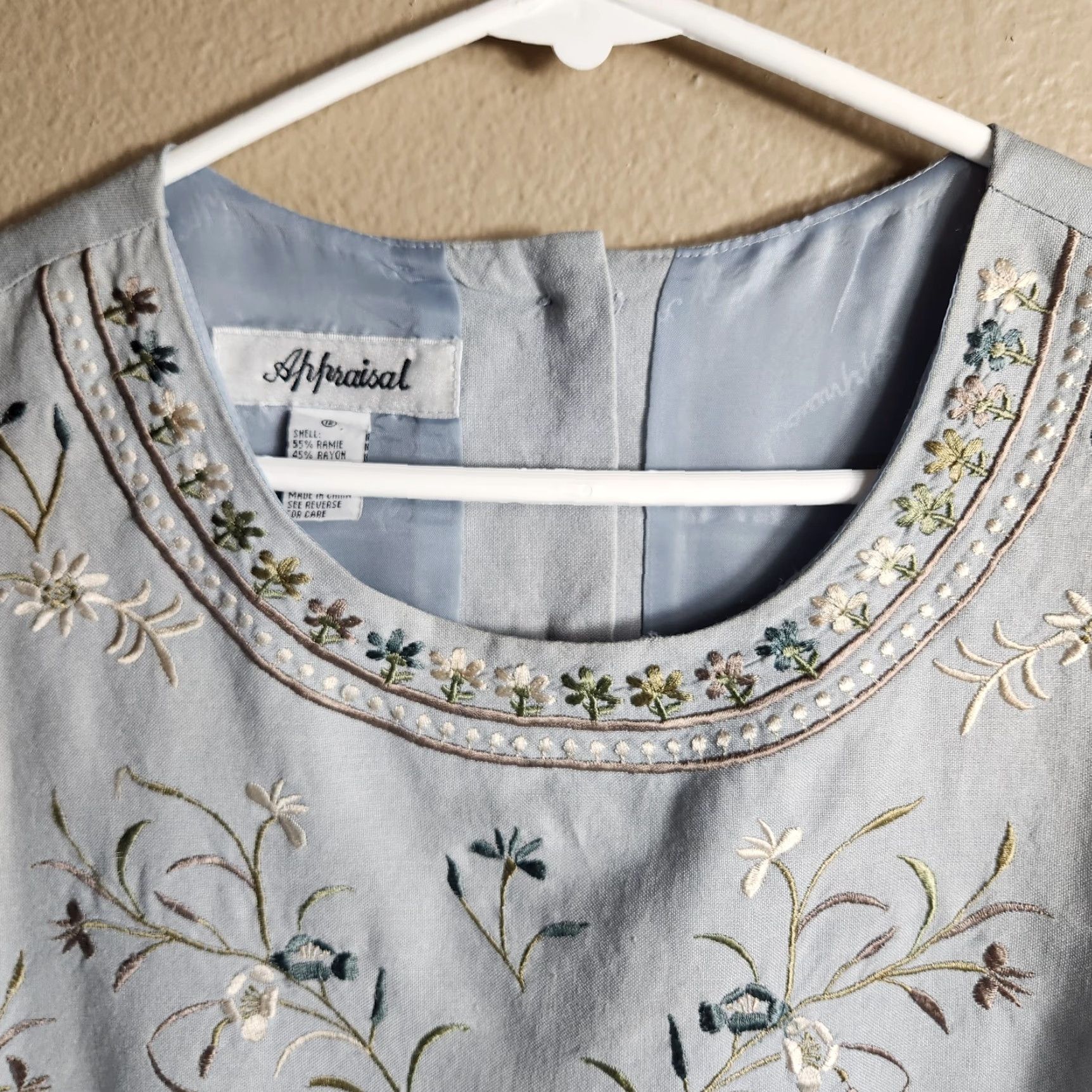 Vintage VINTAGE Appraisal Womens Vest 12 Light Blue Floral Embroidered Button-Back Size XL / US 12-14 / IT 48-50 - 2 Thumbnail