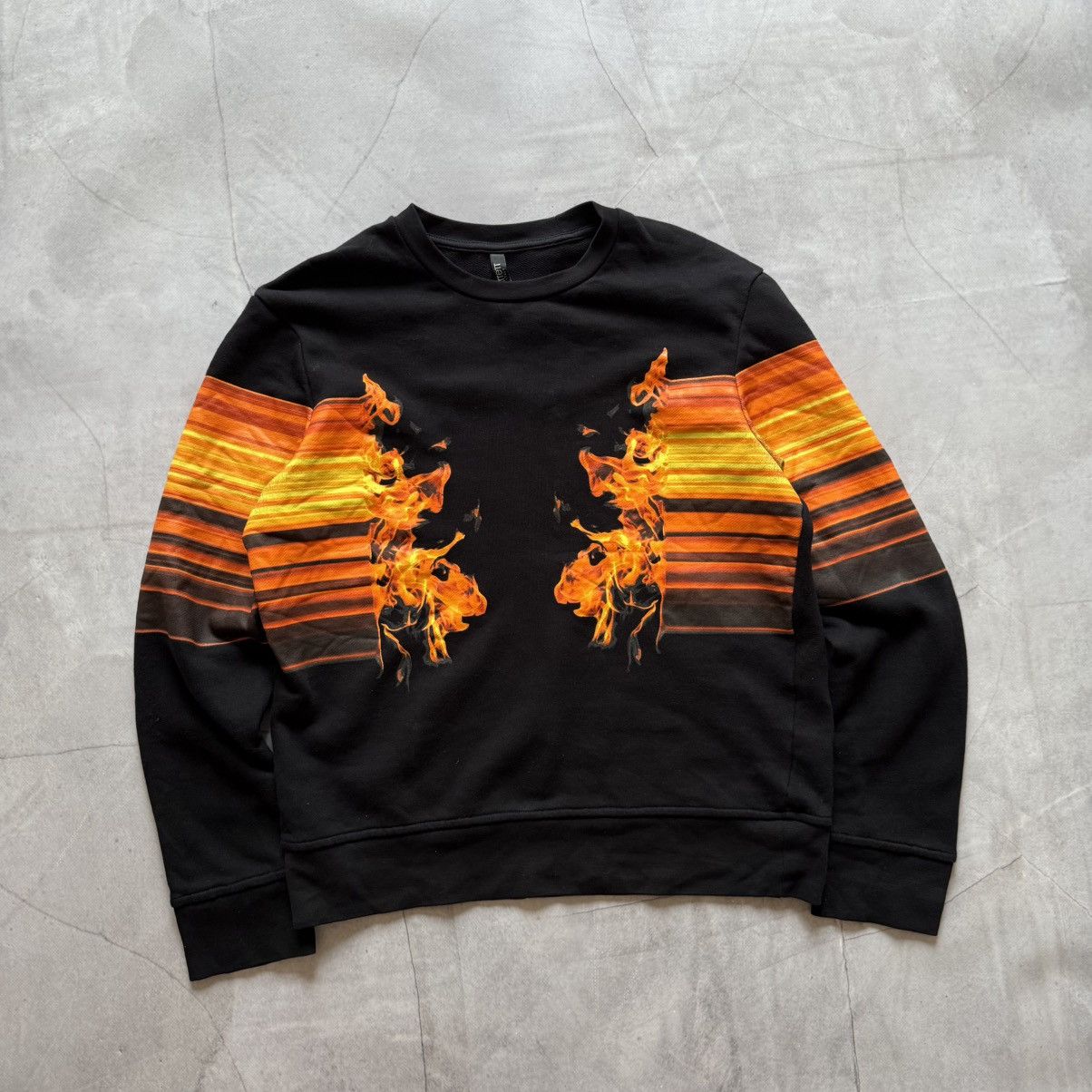Neil Barrett Neil Barrett Flame Horse Sweatshirt Y2K Size US S / EU 44-46 / 1 - 1 Thumbnail