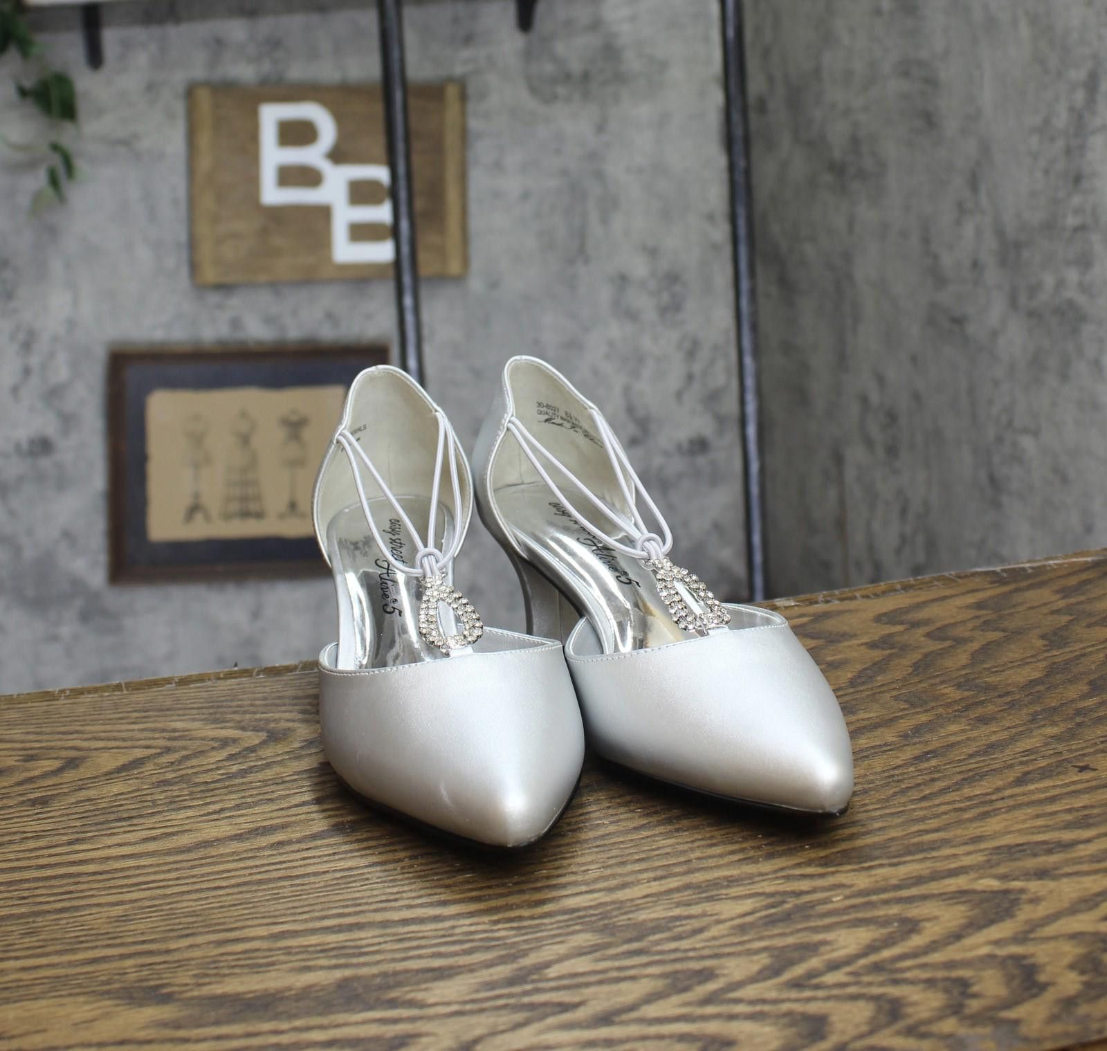 Other Nwt Easy Street Pump Heels Moonlight Silver Satin Gray 8.5w Size US 8.5 / IT 38.5 - 3 Thumbnail
