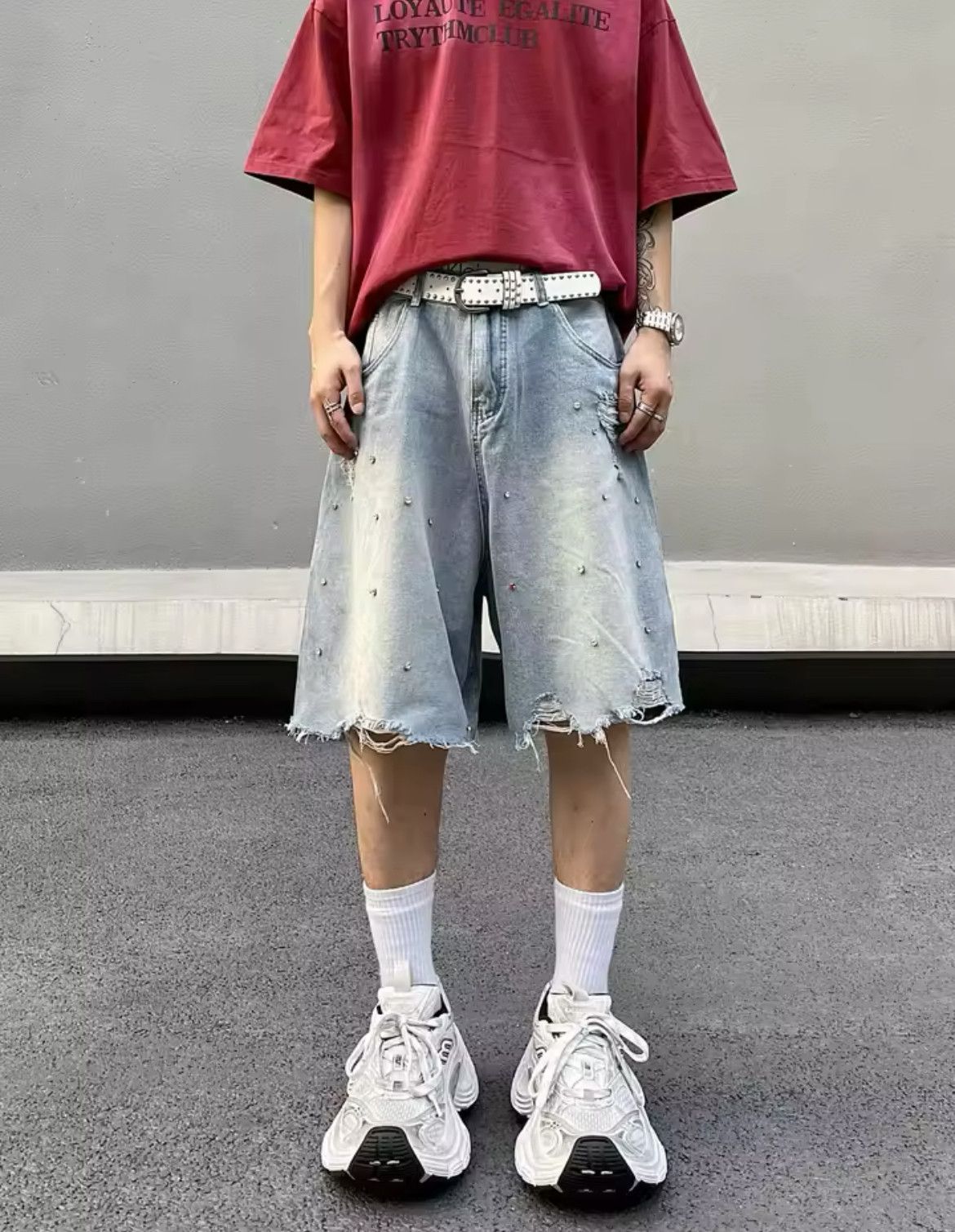 Drilling Holes Burr Ripped Denim Jort