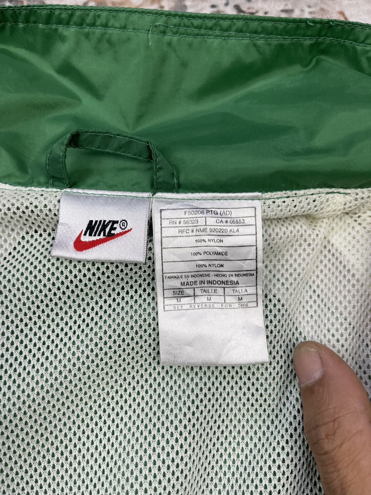 Nike Vintage 90s Nike Retro Green White Windbreaker Jackets Size US M / EU 48-50 / 2 - 15 Thumbnail