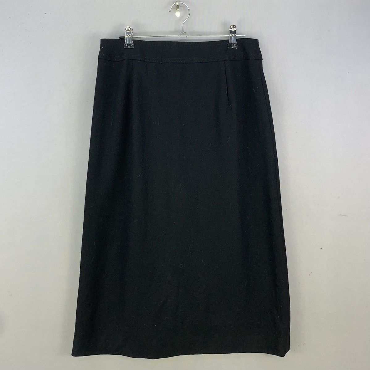 Michael Kors Michael Kors Vintage Black Midi Skirt Front Buckle Strap Size 28" / US 6 / IT 42 - 11 Thumbnail