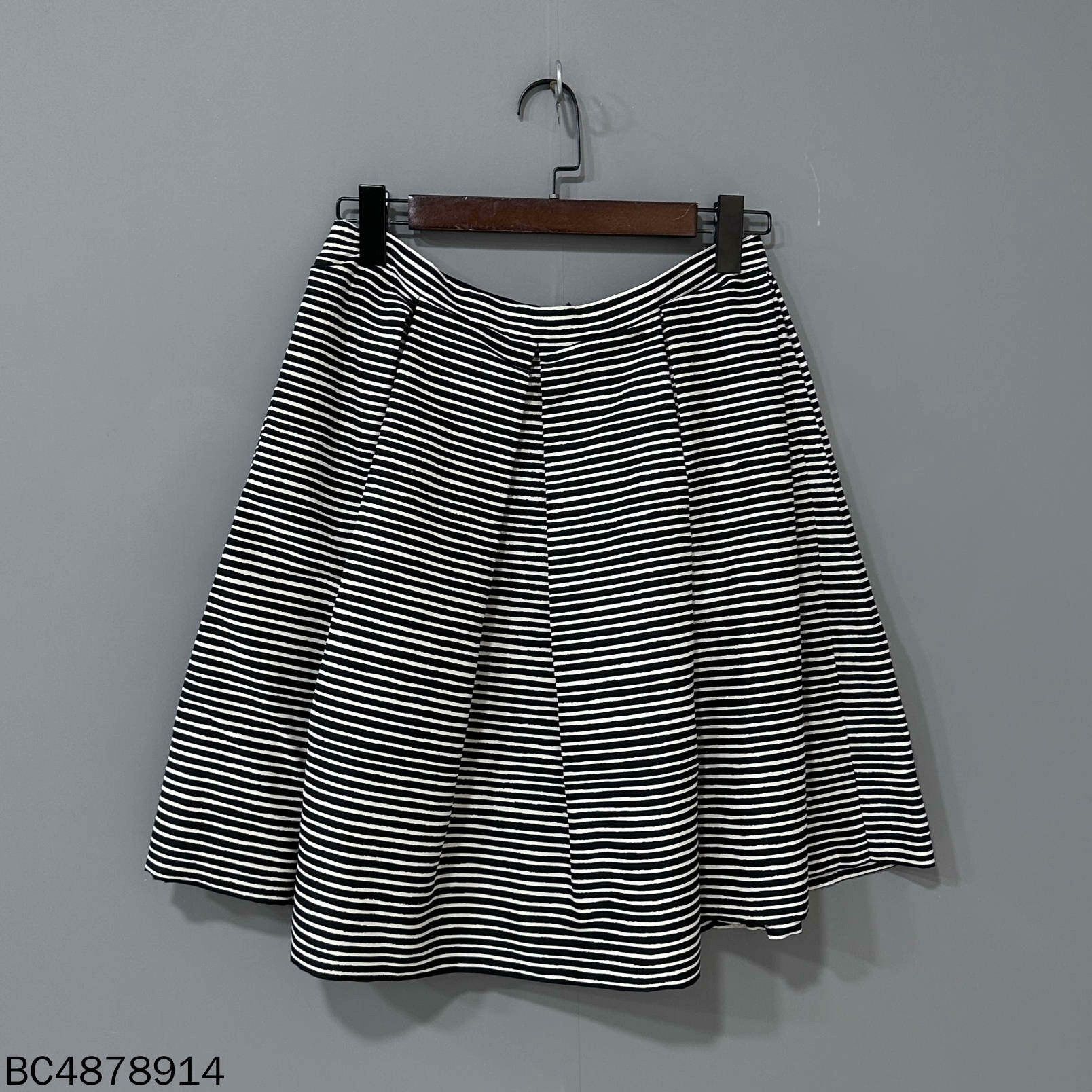 Prada Prada Striped Skirt 26 Women Size 26" / US 2 / IT 38 - 1 Thumbnail