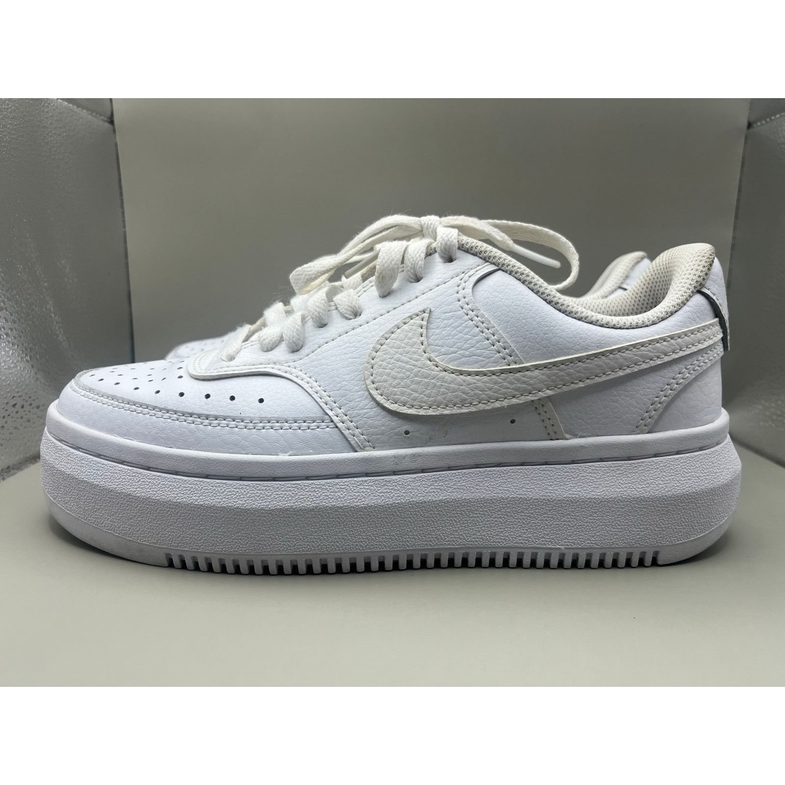 Nike Nike Court Vision Alta Platform Triple White Sneakers Size 8 Size US 8 / IT 38 - 2 Thumbnail