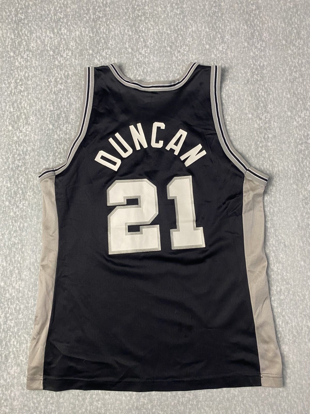 Champion Vintage 90's Champion Tim Duncan San Antonio Spurs Jersey Size US L / EU 52-54 / 3 - 5 Thumbnail