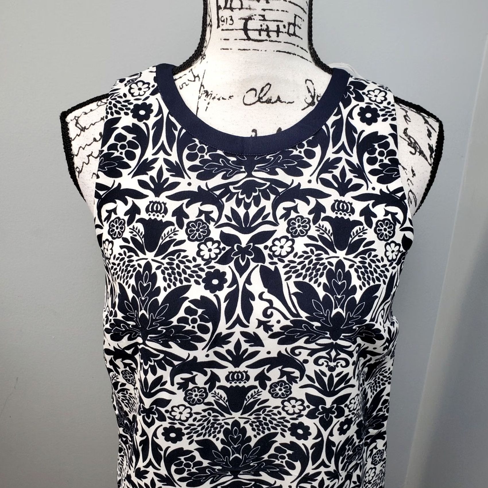 Loft LOFT Ann Taylor Tunic Dress Womens Size S White Navy Floral Lined Back Zip Sleeveless Midi Dress Size S / US 4 / IT 40 - 5 Thumbnail