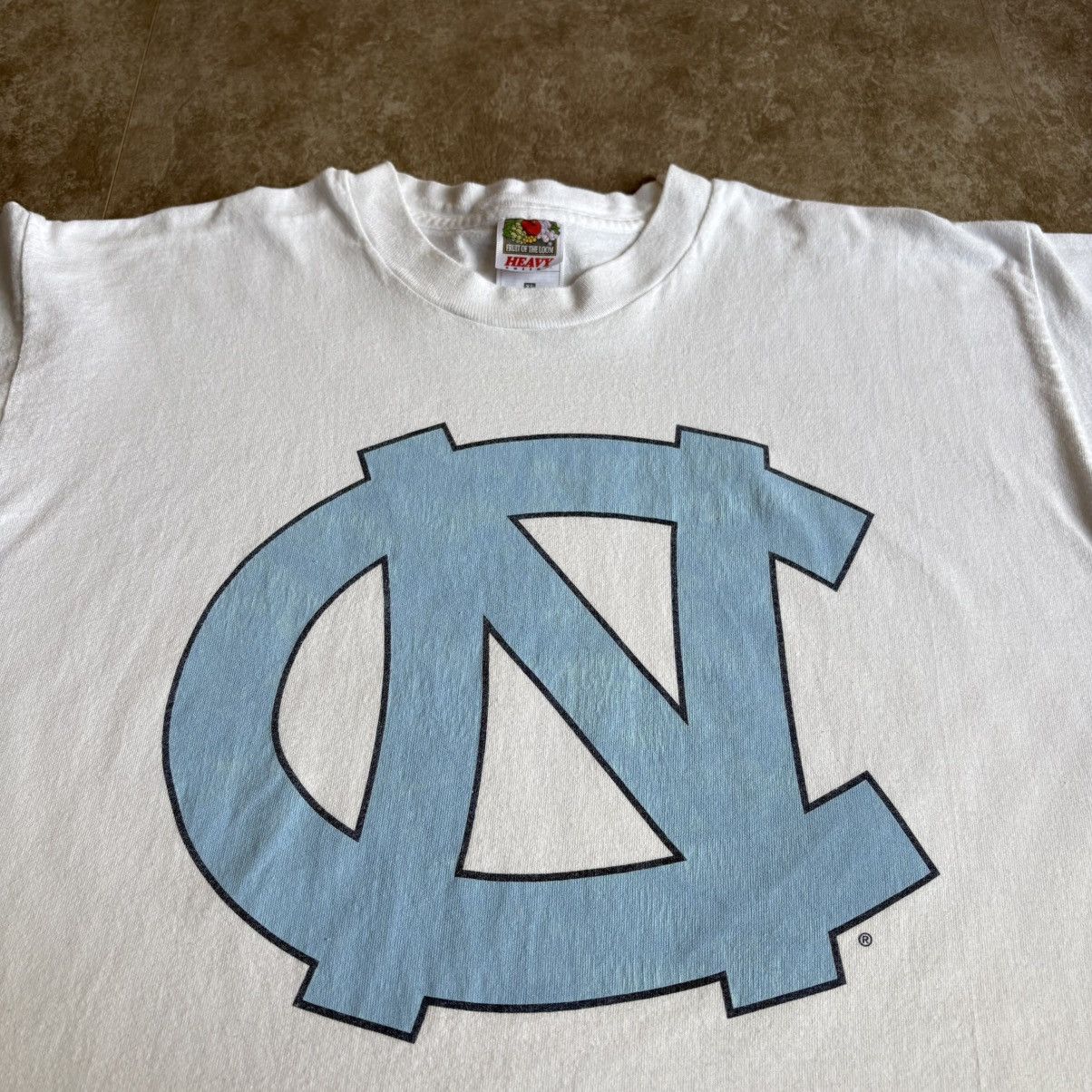 Vintage Vintage 90s University of North Carolina T Shirt Size US XL / EU 56 / 4 - 2 Thumbnail