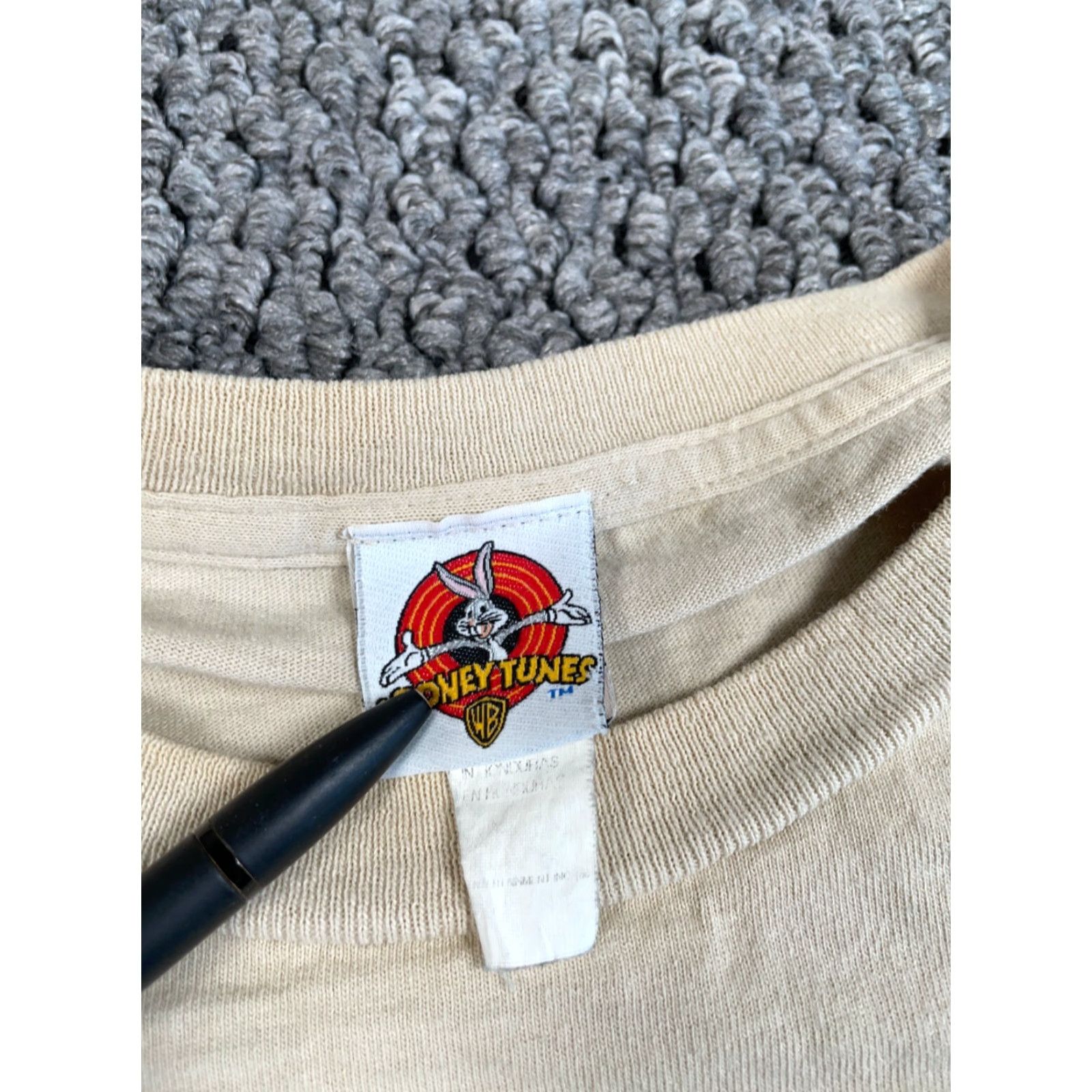 Vintage VINTAGE Looney Tunes Tasmanian Devil T-Shirt Adult Large Beige Graphic Print Retro Mens Size US L / EU 52-54 / 3 - 3 Thumbnail