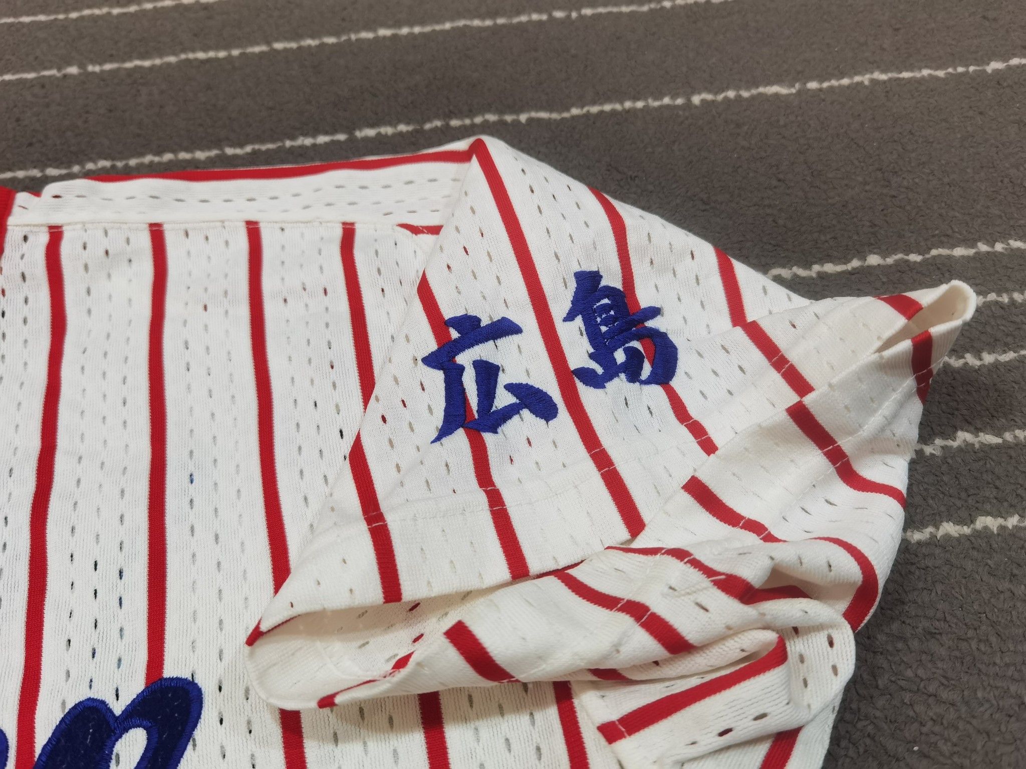 MLB Vintage okaken 2 X mizuno V neck M 1605 Size US M / EU 48-50 / 2 - 9 Thumbnail