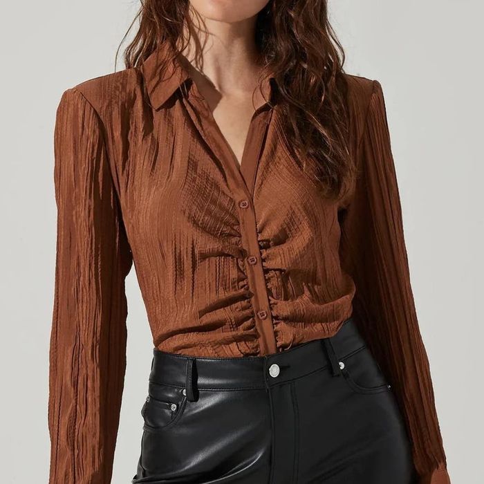 ASTR The Label ASTR the Label Padded Shoulder Textured Ruched Brown