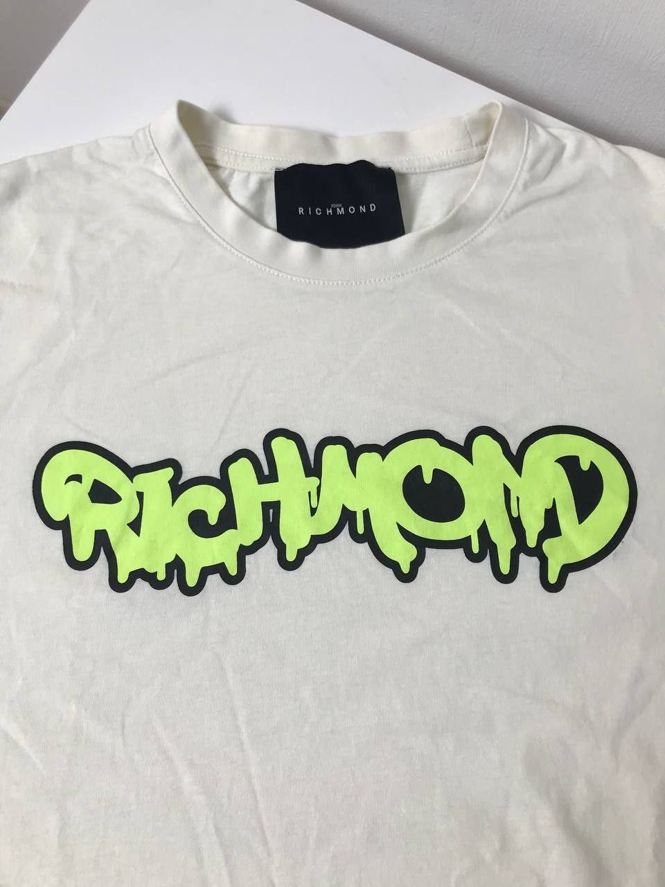 John Richmond John Richmond Mens Logo T Shirt Size Medium Off White/Cream Size US L / EU 52-54 / 3 - 4 Thumbnail