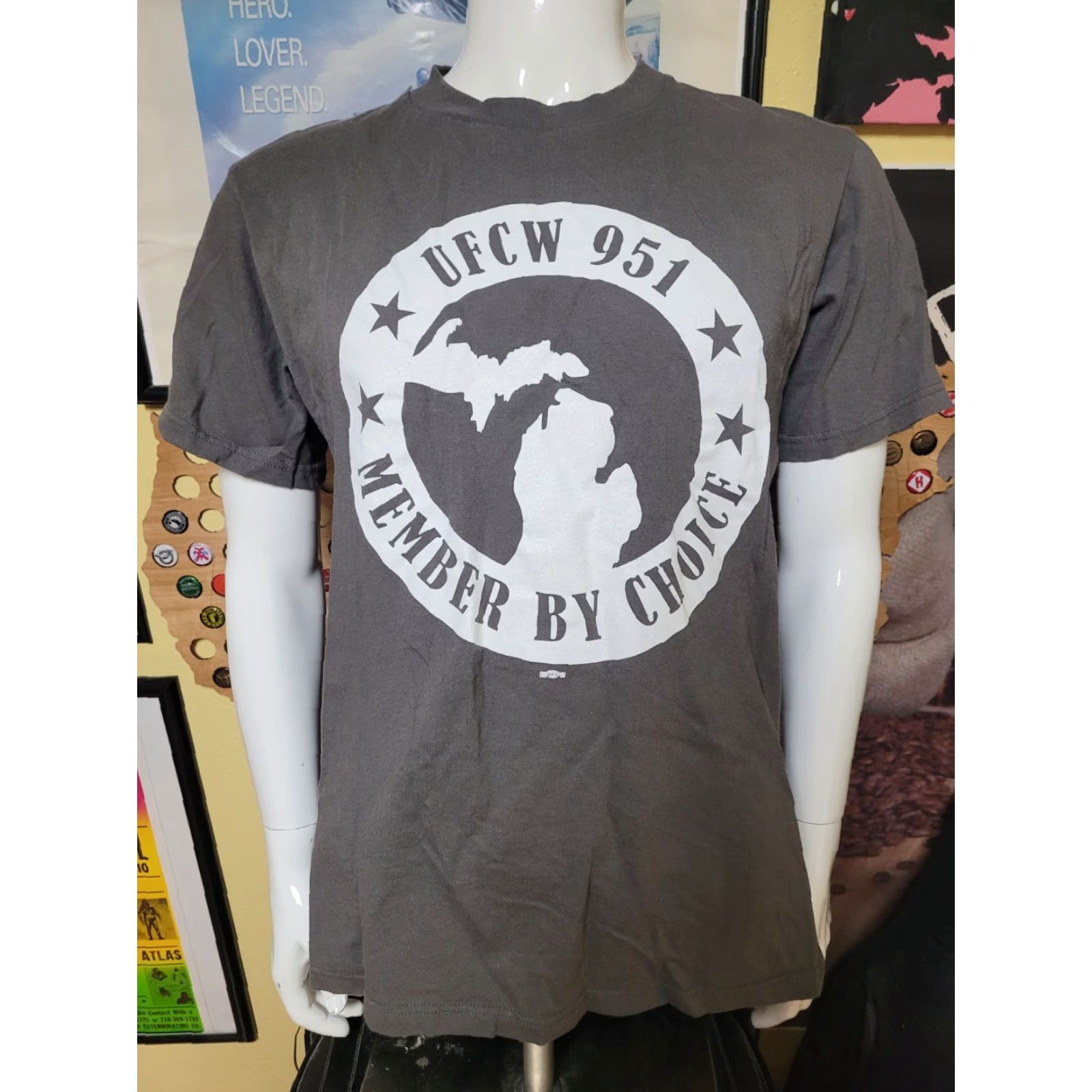 Vintage UFCW Local 951 Union Labor T Shirt Large Kentwood Grand Rapids Food Commercial Shirt Men Gray Cotton Unionline) Size US L / EU 52-54 / 3 - 2 Thumbnail