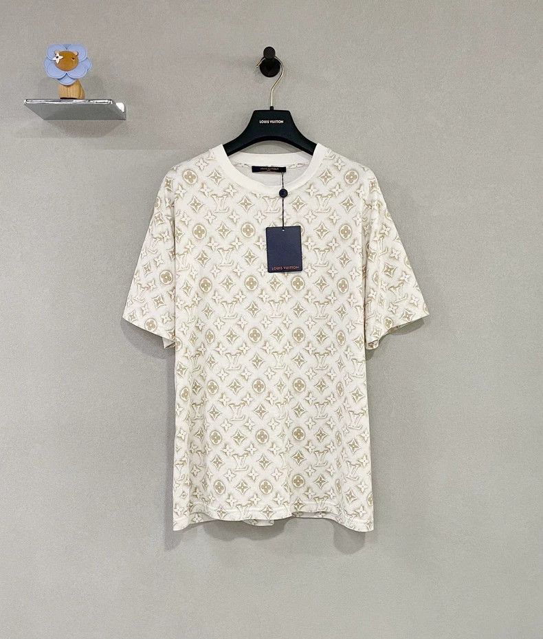 Louis Vuitton Louis Vuitton White full logo short sleeve 2503-Nextarrow Size US L / EU 52-54 / 3 - 1 Thumbnail
