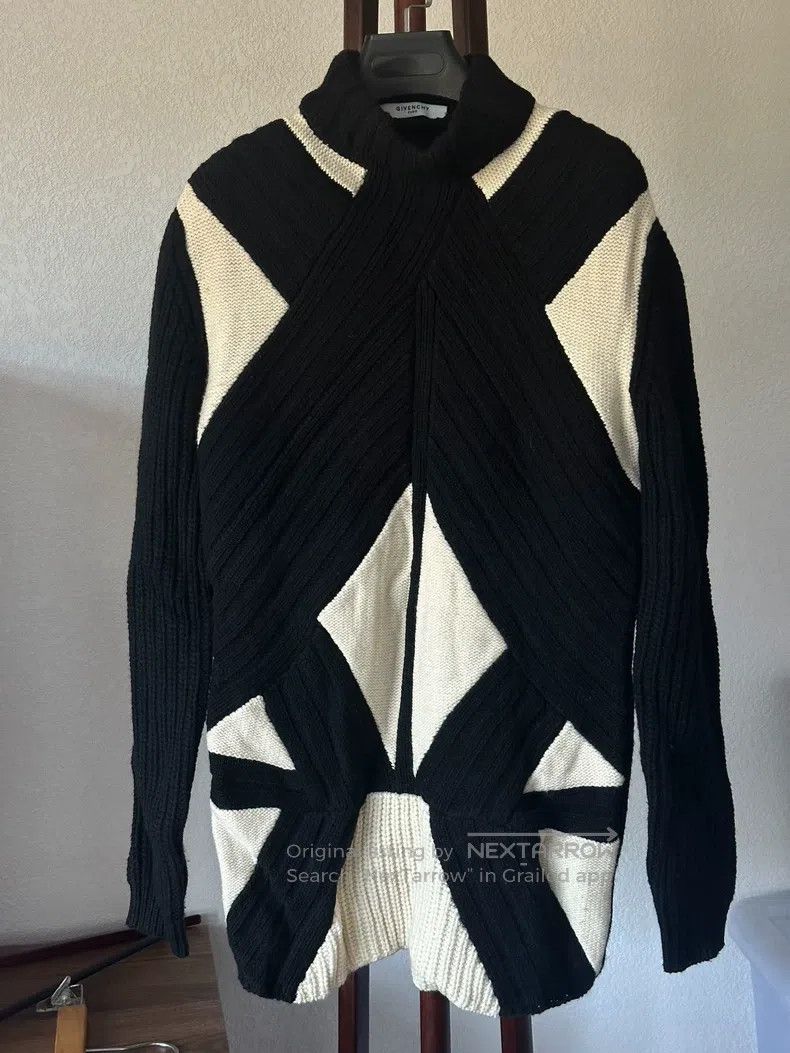 Givenchy Givenchy Black and White Colorblocked Sweater Size US XS / EU 42 / 0 - 1 Thumbnail