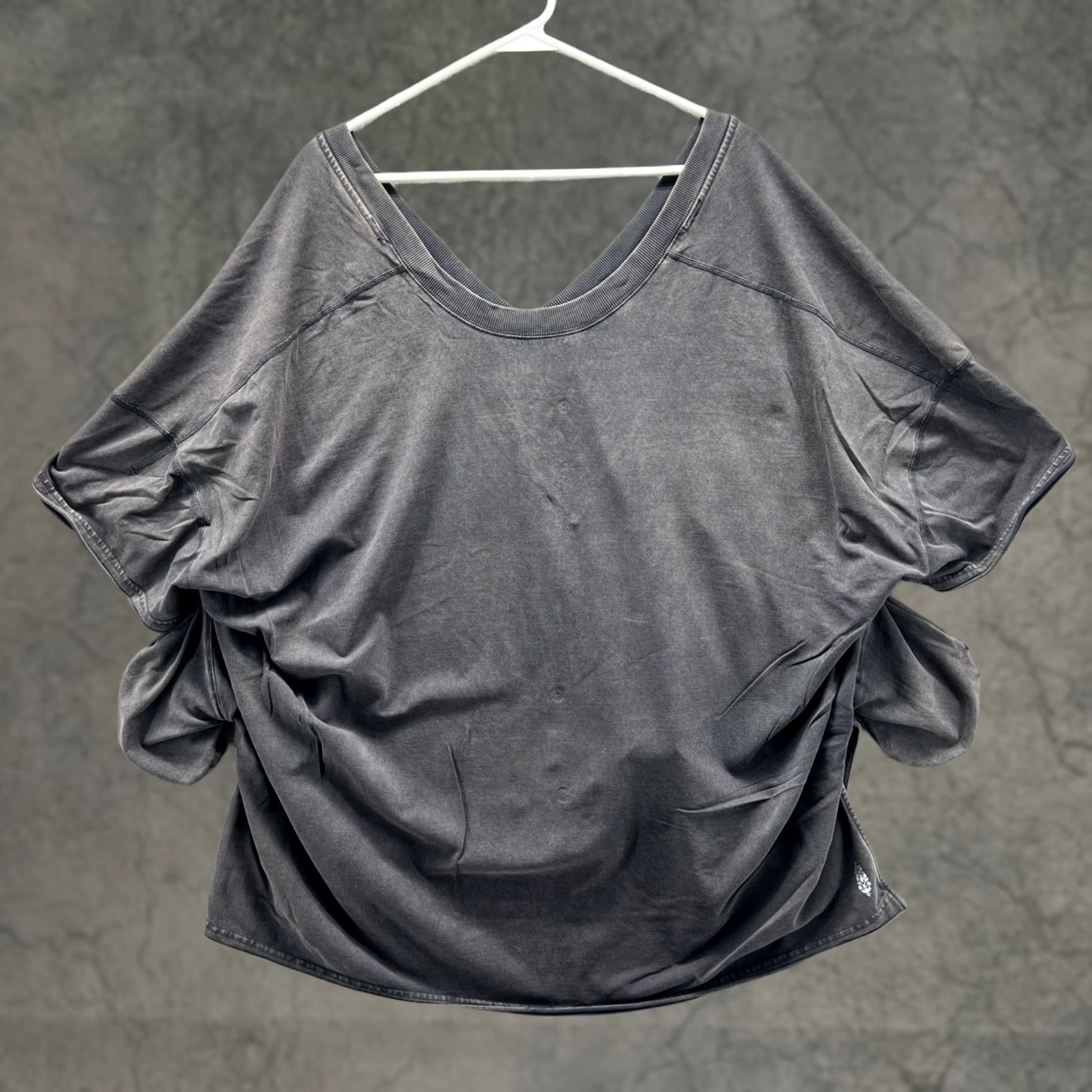 Vintage FP Movement Shirt Womens M Gray V-Neck Dolman Short Sleeve Yoga Athletic Size M / US 6-8 / IT 42-44 - 1 Thumbnail