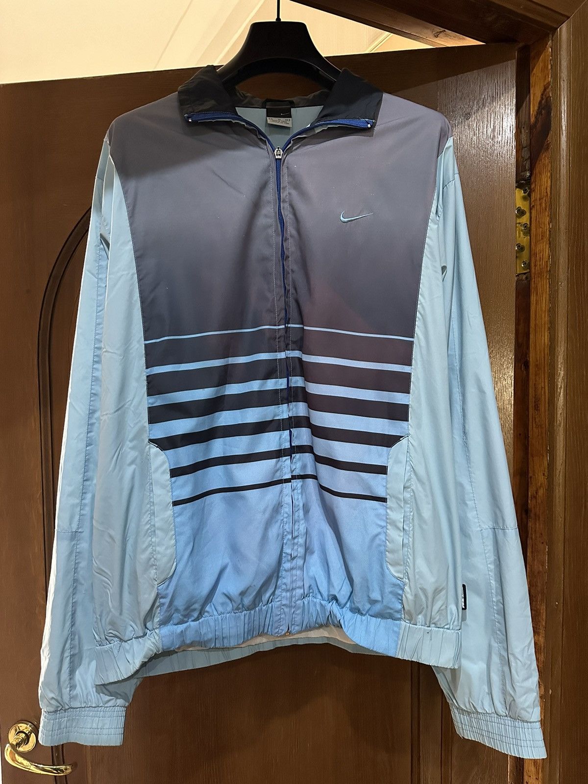Nike Nike Vintage Windbreaker Gradient Jacket Size US XL / EU 56 / 4 - 1 Thumbnail