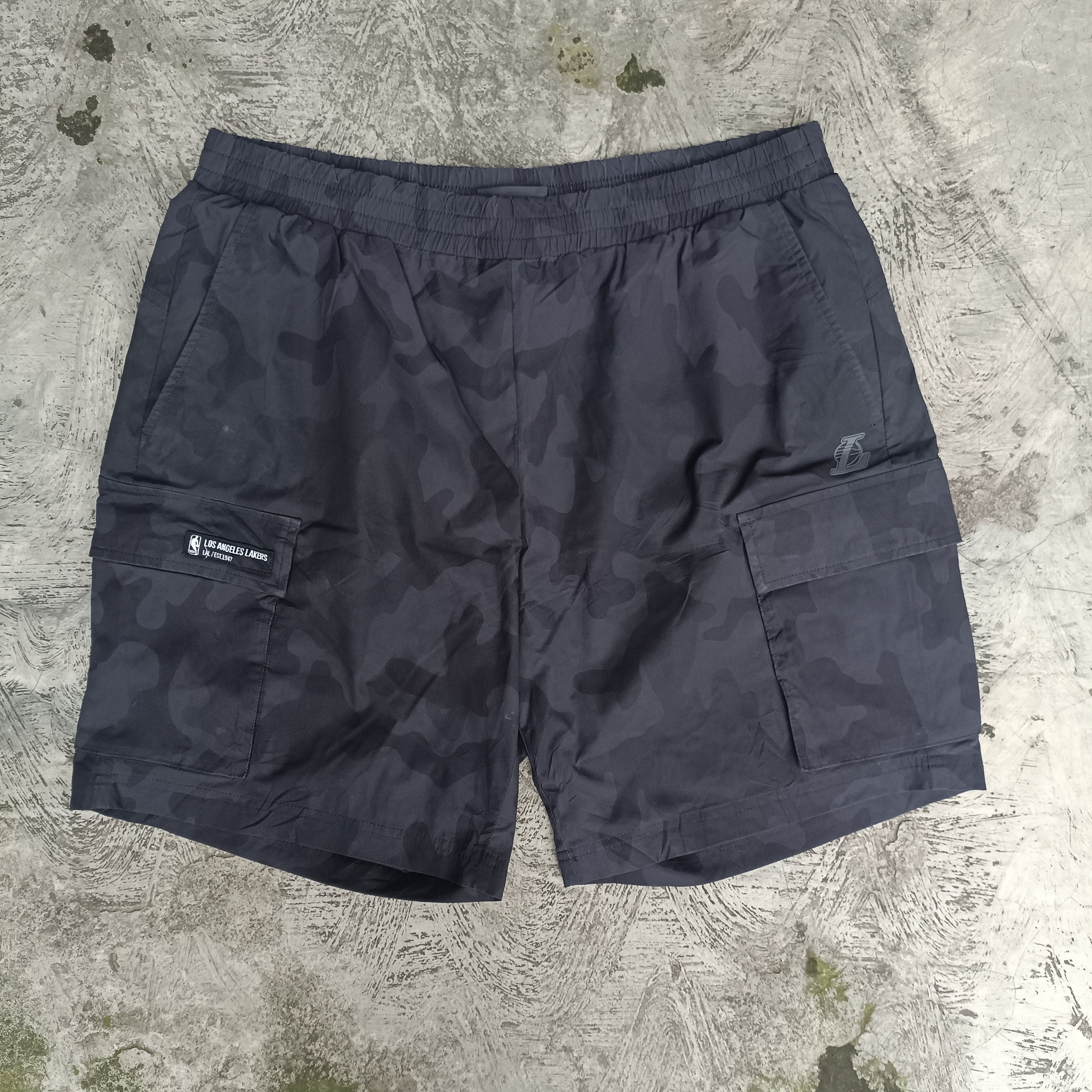 NBA Nba Lakers cargo short pants Size US 33 - 1 Thumbnail