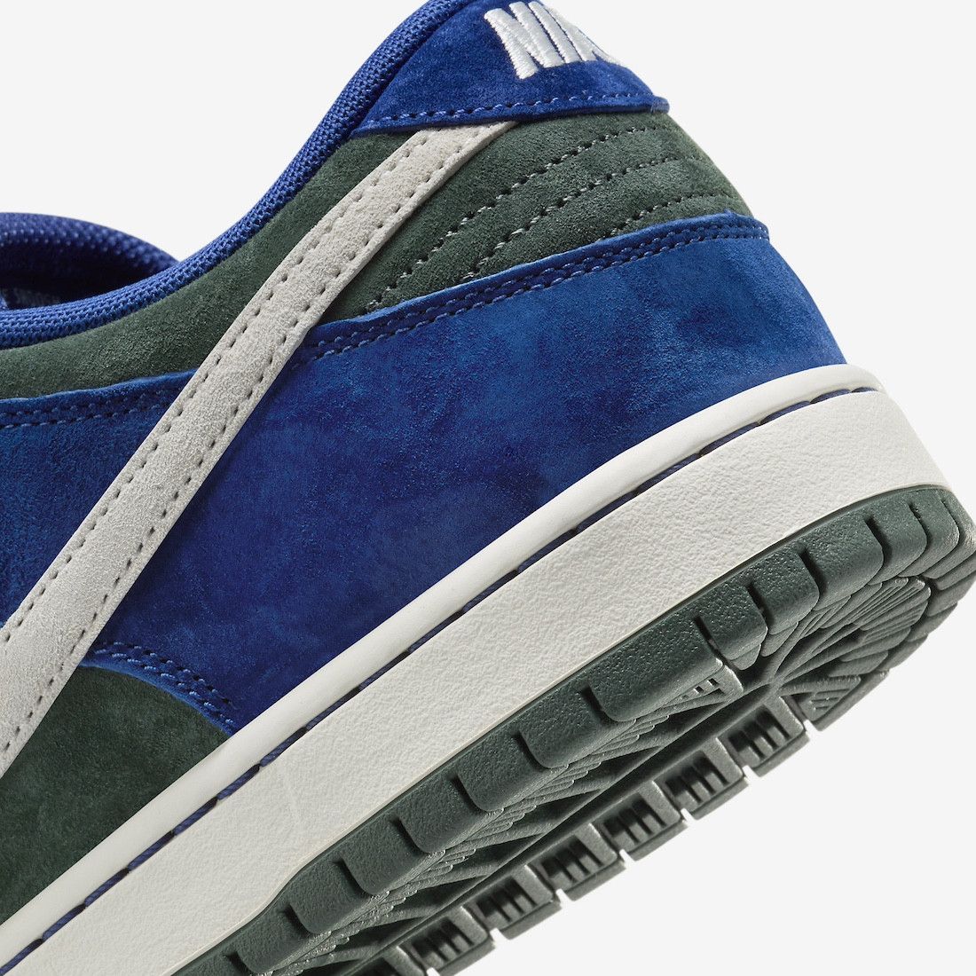 Nike Nike SB Dunk Low Pro Deep Royal Blue - HF3704 400 7.5/9w Size US 10 / EU 43 - 7 Thumbnail