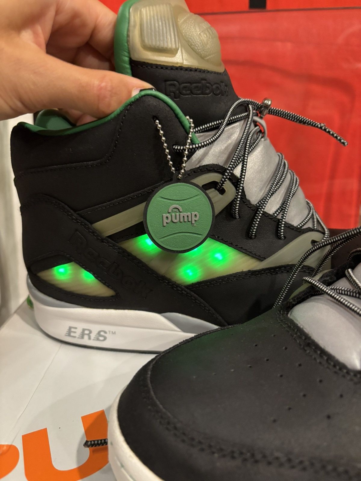 Reebok REEBOK PUMP OMNI ZONE LT SOLEBOX Size US 10 / EU 43 - 17 Thumbnail