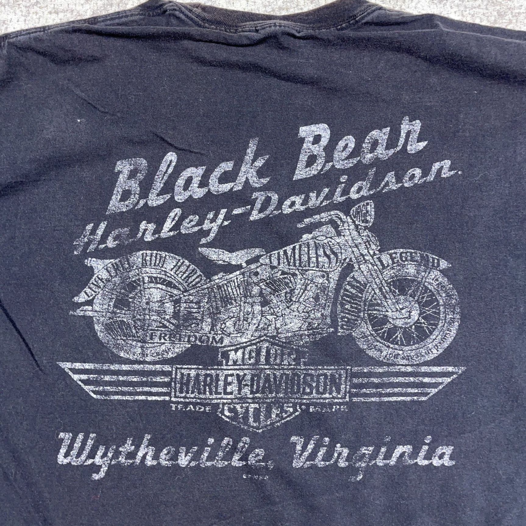 Harley Davidson VINTAGE Harley-Davidson Shirt Men 3XL Black Sun Faded Grunge Spell Out Worn Logo Graphic Print T-Shirt Size US XXL / EU 58 / 5 - 7 Thumbnail