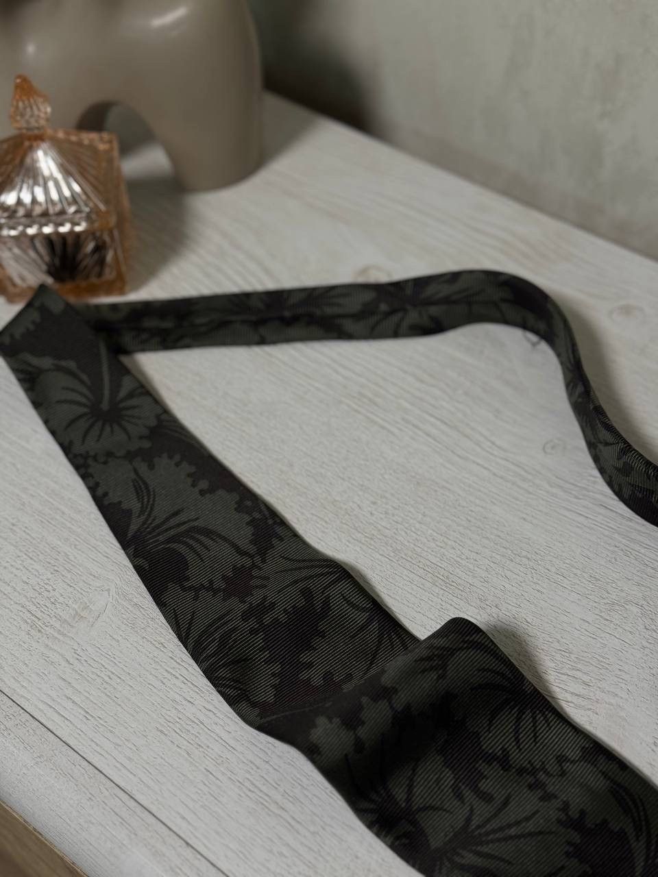 Hugo Boss Luxury Hugo Boss Tie Silk Very Rare Expensive Italy Size ONE SIZE - 6 Thumbnail