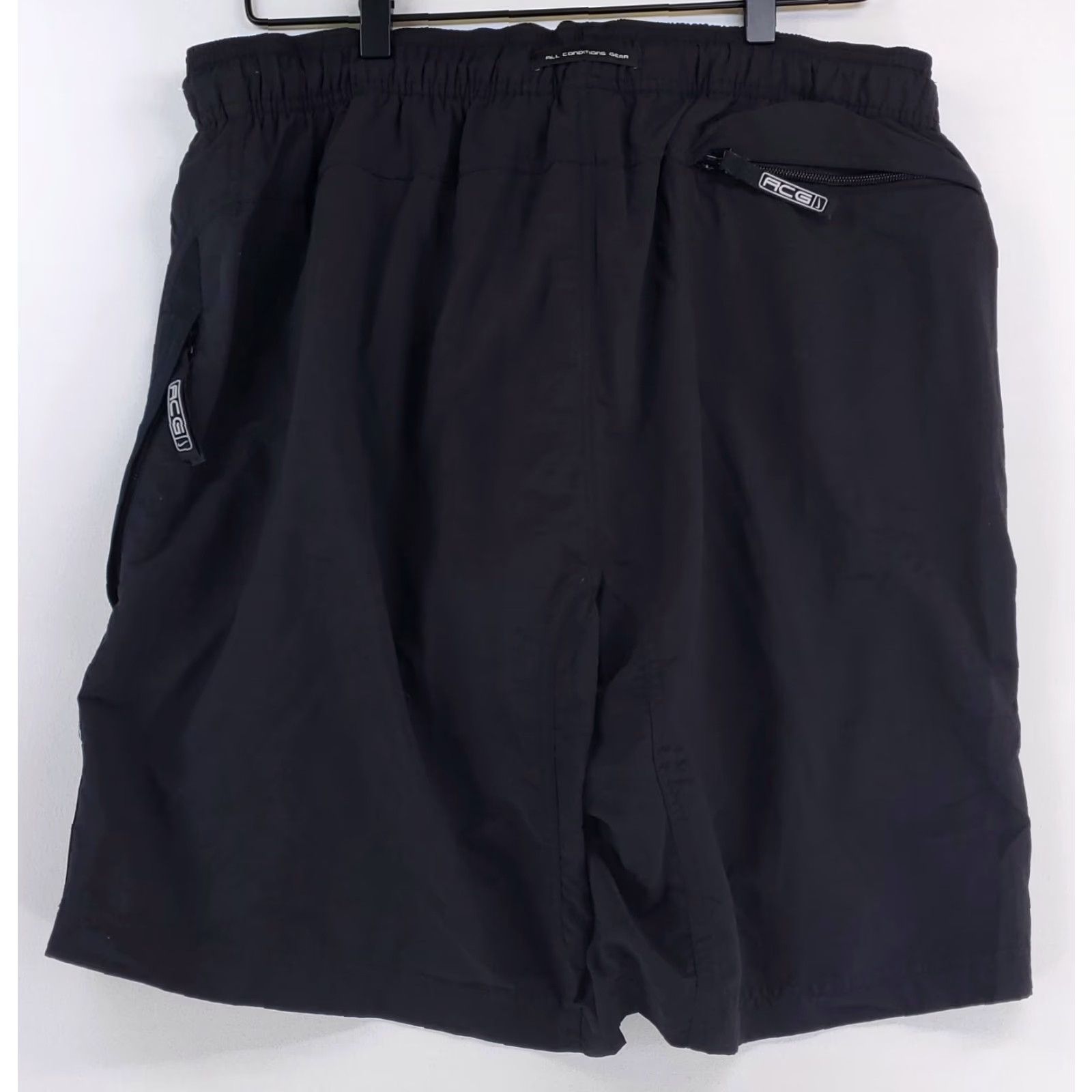 Nike ACG Nike ACG Hiking Shorts Drawstring Elastic Waist Black Mens L (36-38 W Actual) Size US 33 - 8 Thumbnail