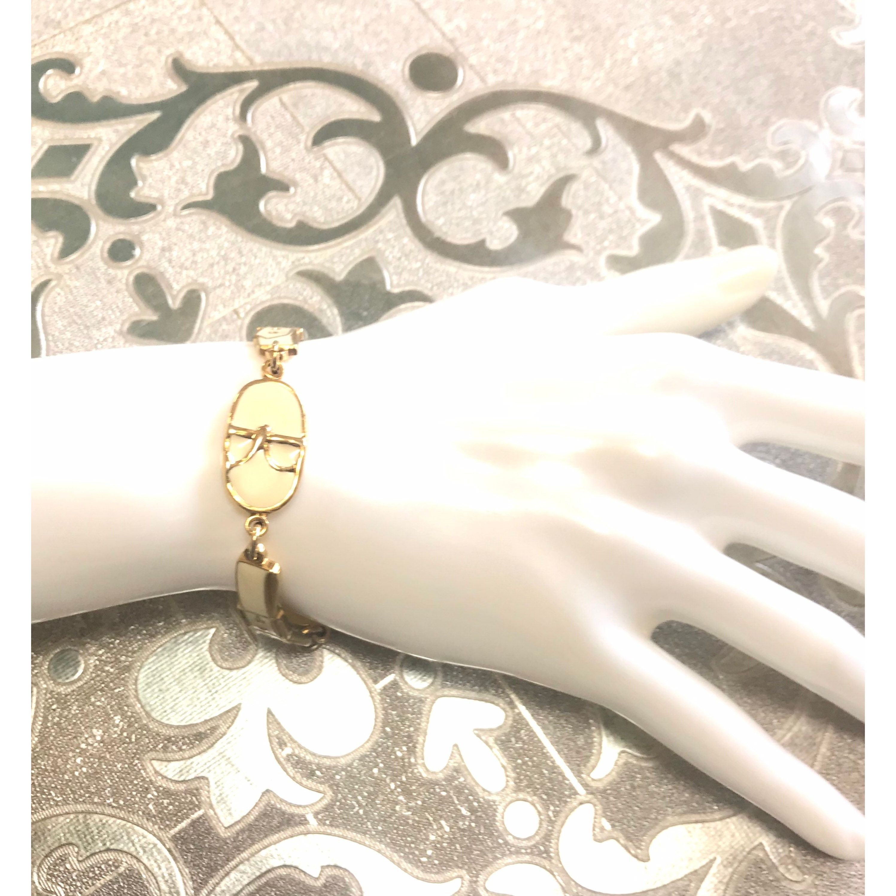 Vintage Roberta di Camerino chain bracelet with white logo