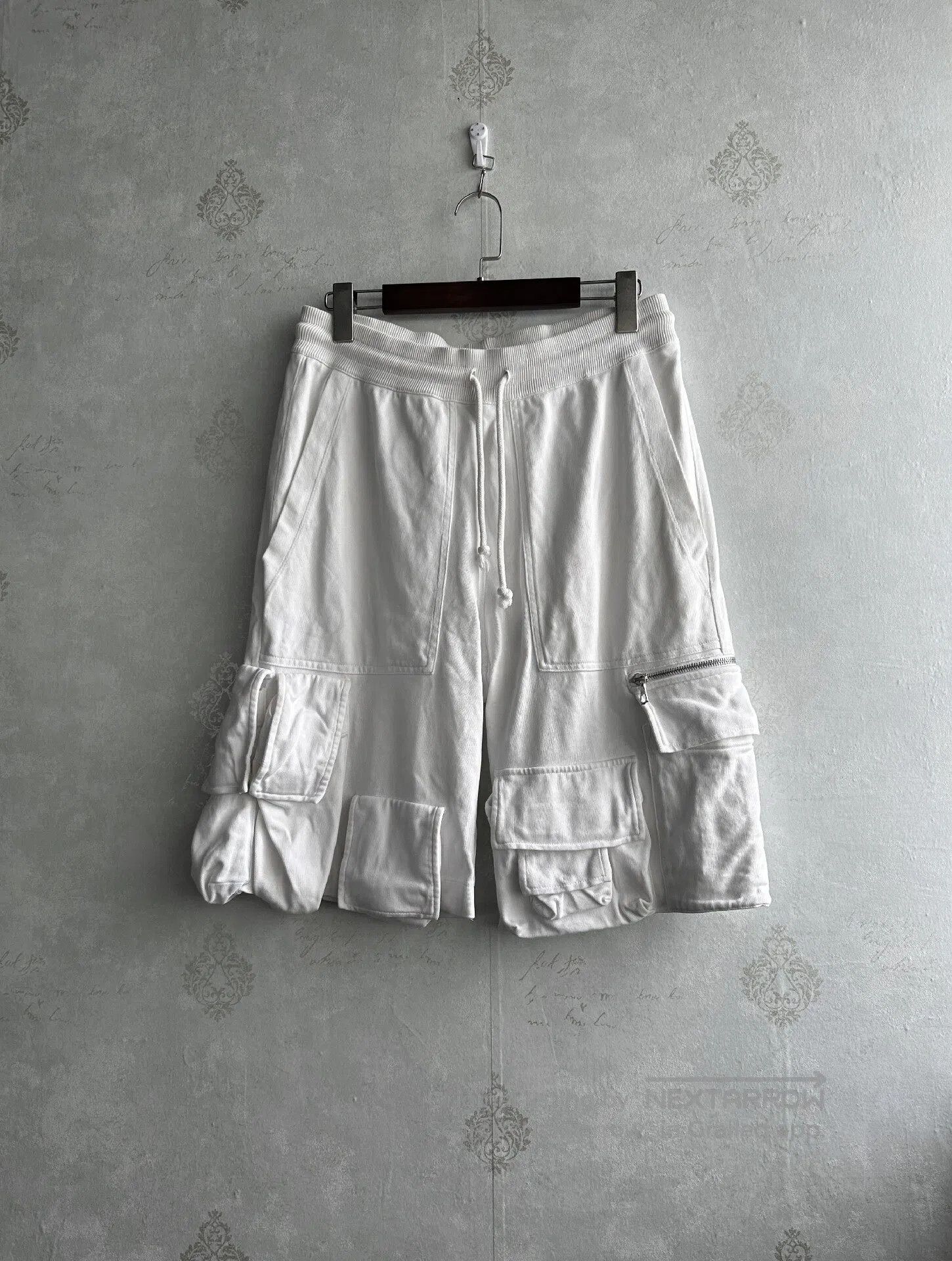 Dries Van Noten DRIES VAN NOTEN sizes Shorts with multiple pockets and a zi Size US 27 - 1 Thumbnail