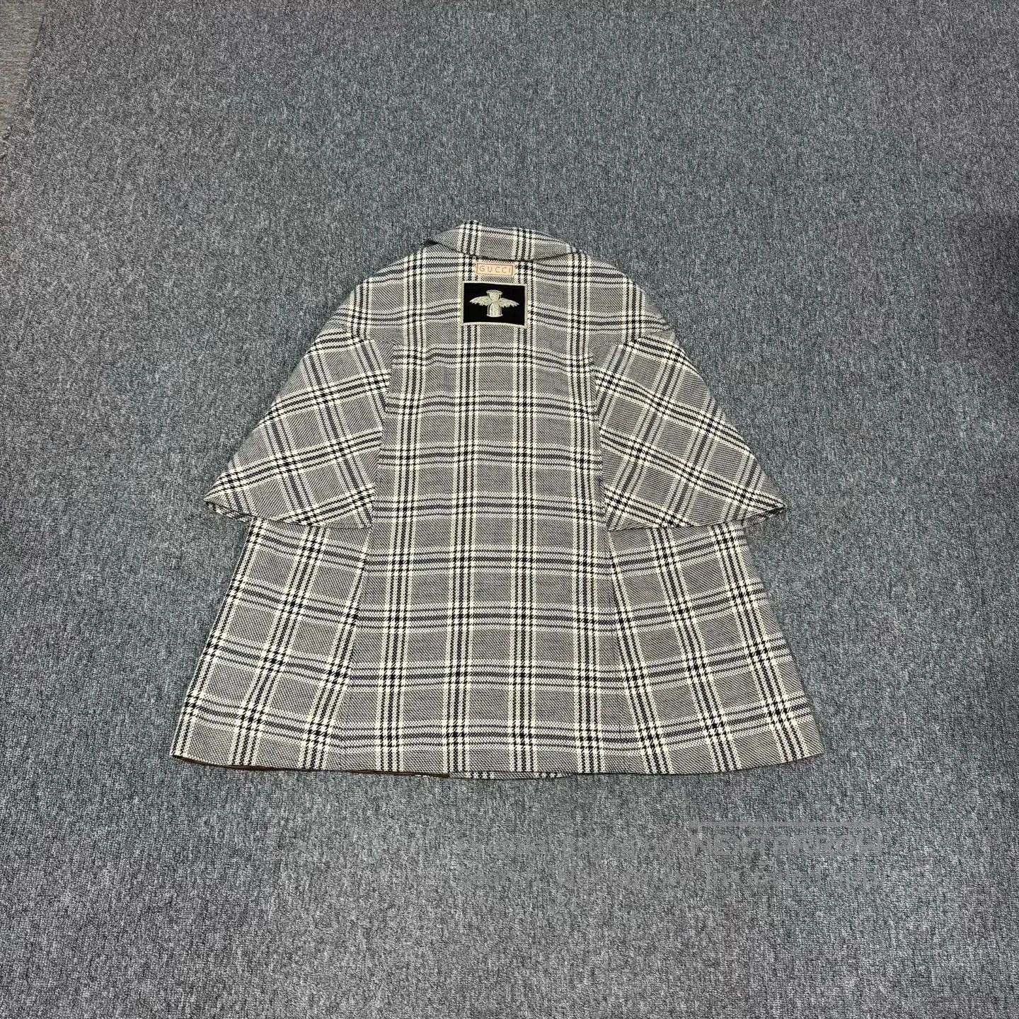 Gucci Guicci SIZE 42 Thousand-flying bird pattern, double-row bu Size L / US 10 / IT 46 - 2 Thumbnail