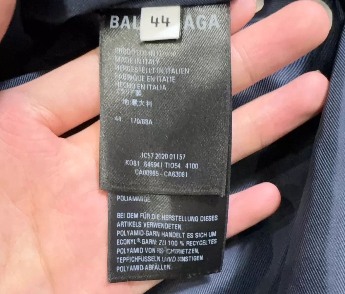Balenciaga Balenciaga 7-language logo printed submachine jacket Size US M / EU 48-50 / 2 - 4 Thumbnail