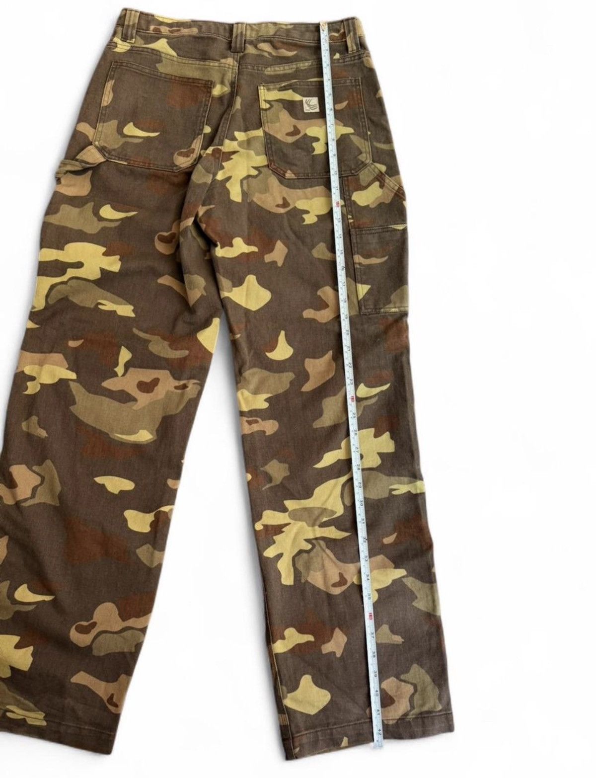 TNA Y2K camo cargo baggy jeans Aritzia TNA size 8 Size 30" / US 8 / IT 44 - 7 Thumbnail