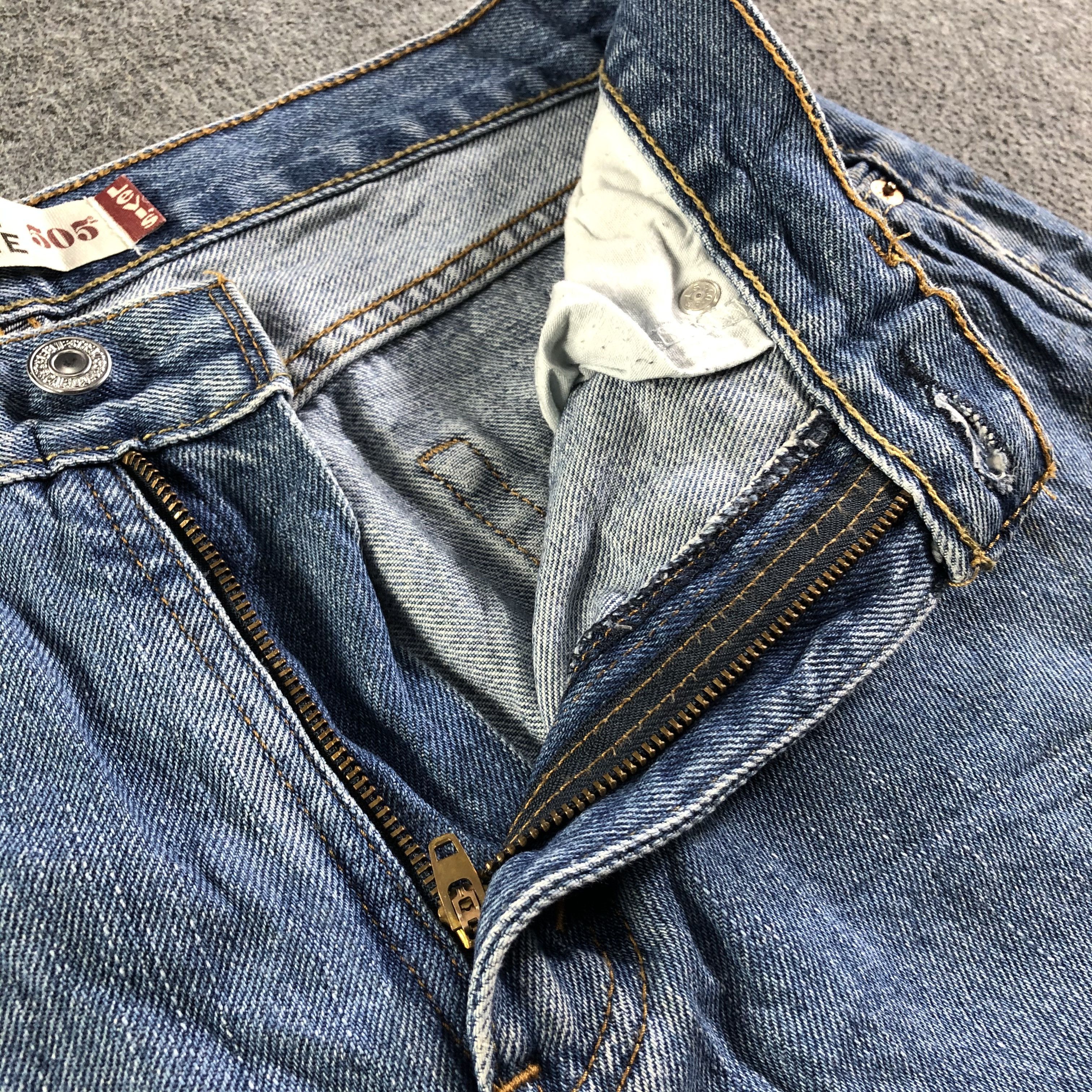 Levi's Vintage Blue Wash Levis 505 Jeans-J4509 Size US 33 - 7 Thumbnail