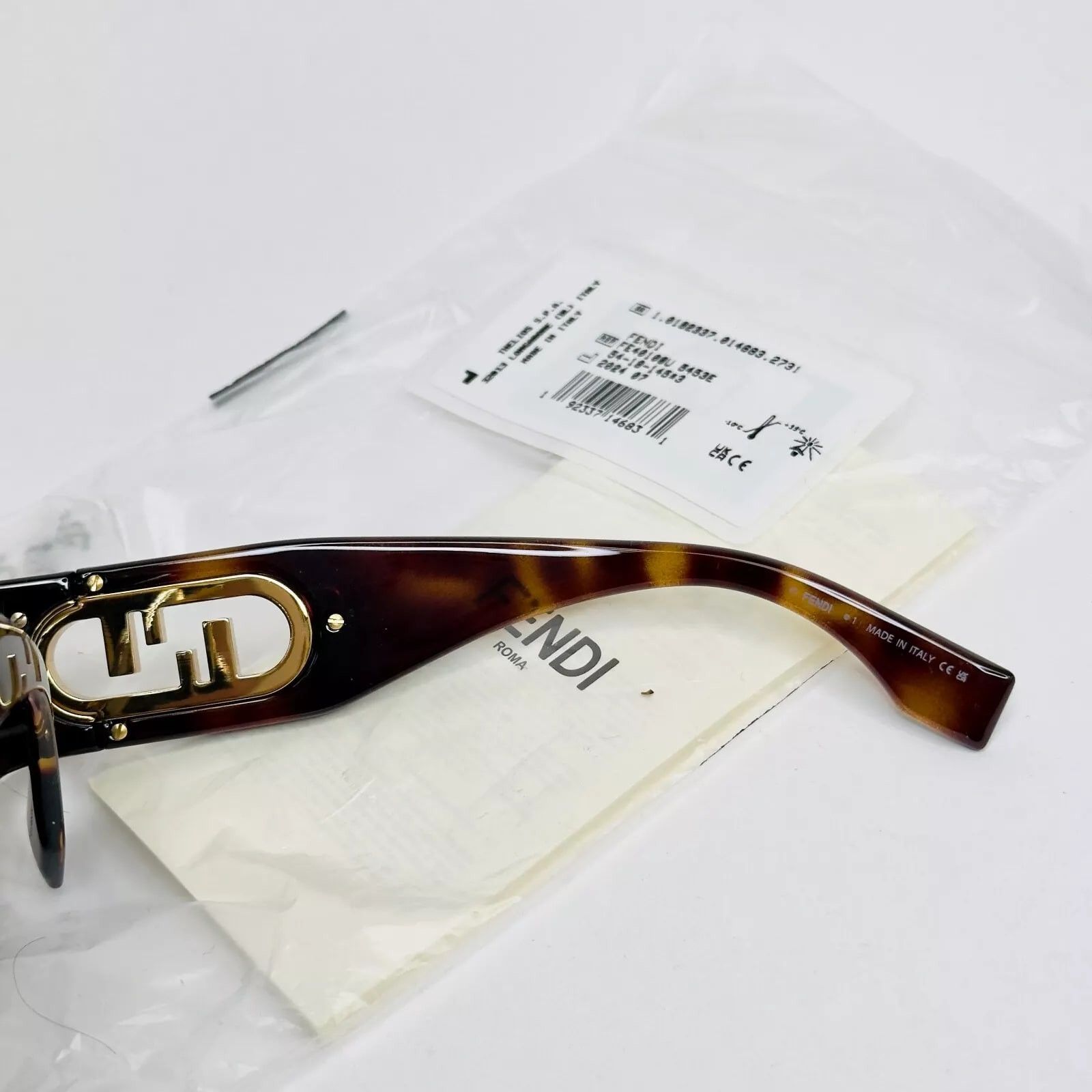 Fendi FENDI O'LOCK 40108 Brown Fashion FF Lock Logo Mask FE40108U Size ONE SIZE - 6 Thumbnail