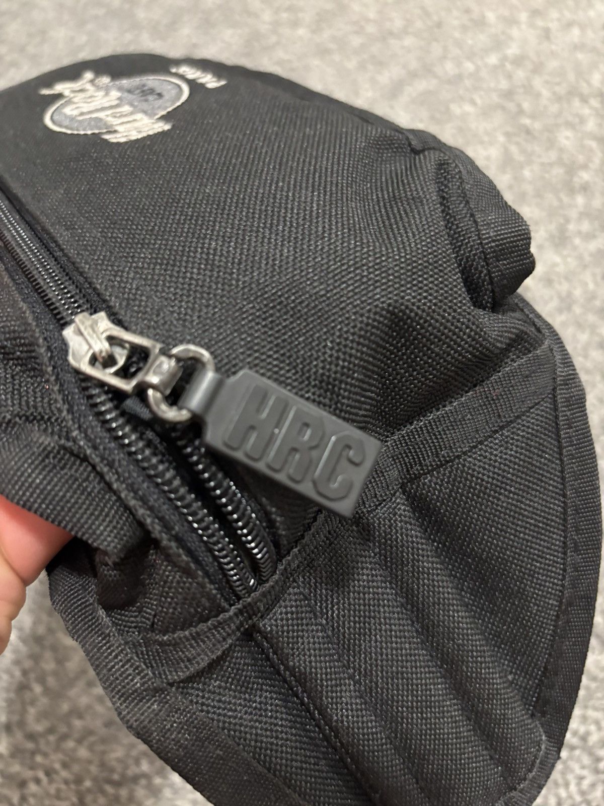 Hard Rock Cafe × Vintage Vintage Hard Rock Paris Waist Body Bag Size ONE SIZE - 2 Thumbnail