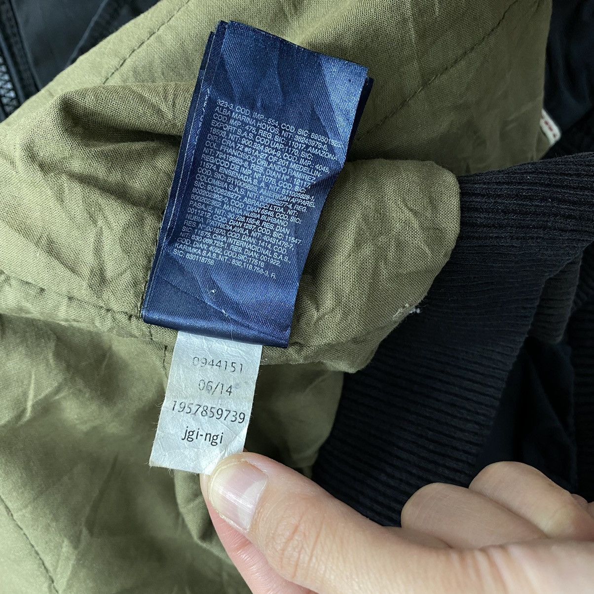 Tommy Hilfiger Vintage TOMMY HILFIGER Denim Black Bomber Jacket Size US M / EU 48-50 / 2 - 11 Thumbnail