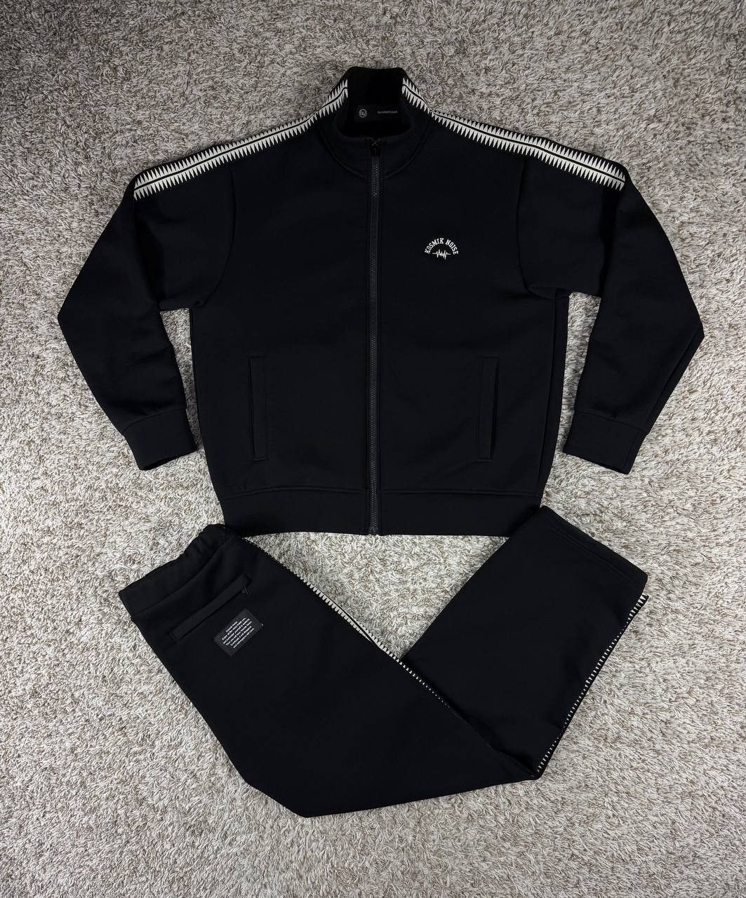 GU × Undercover UNDERCOVER x GU Kosmik Noise Black Tracksuit Size US S / EU 44-46 / 1 - 1 Thumbnail