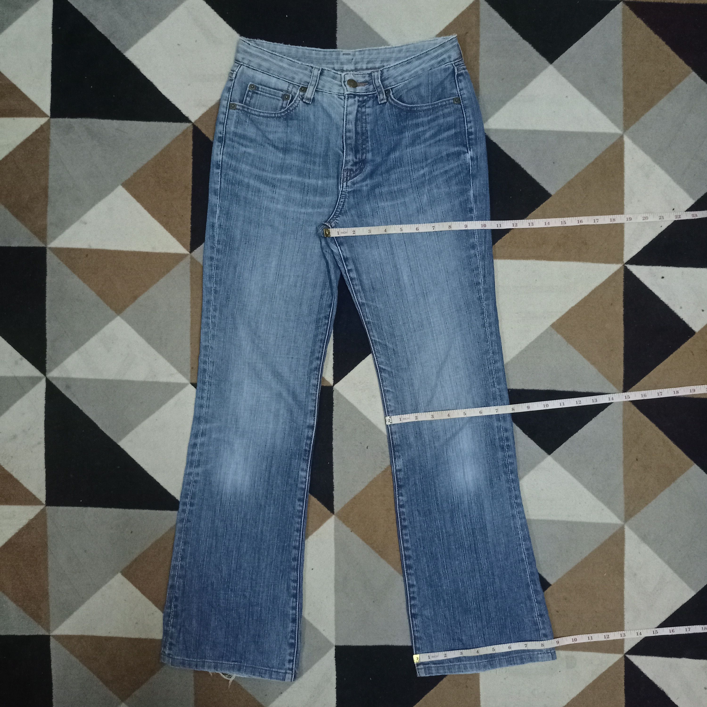 Japanese Brand × Uniqlo Vintage Japanese Uniqlo Blue Wash Flare Jeans Size US 26 / EU 42 - 9 Thumbnail