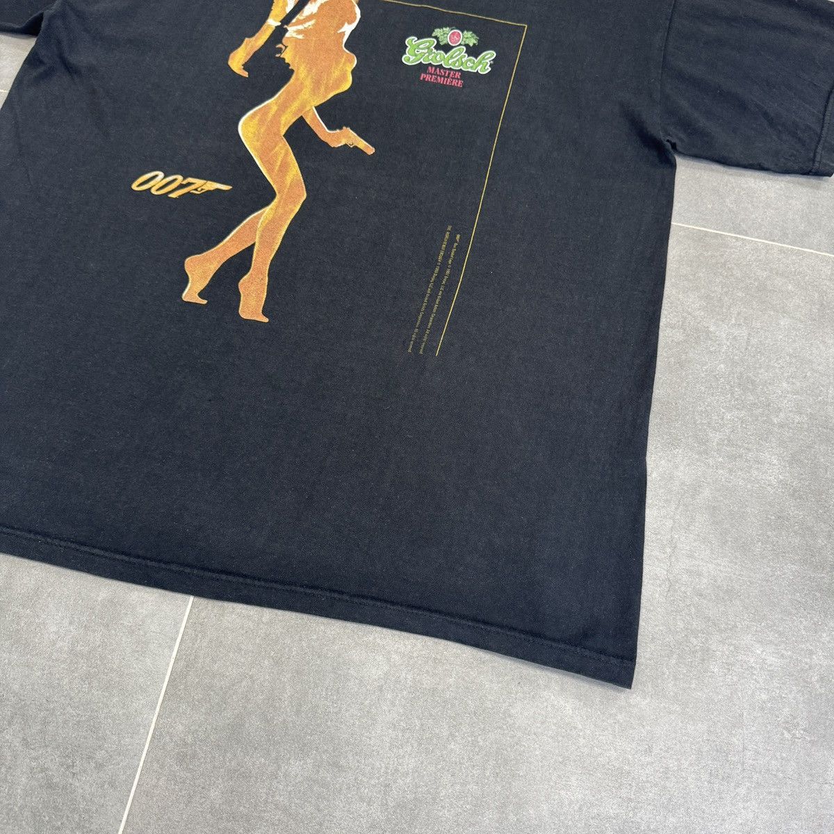 Vintage Vintage James Bond 007 Gun Symbol Logo 90s T-Shirt Men Siz L Size US L / EU 52-54 / 3 - 8 Thumbnail